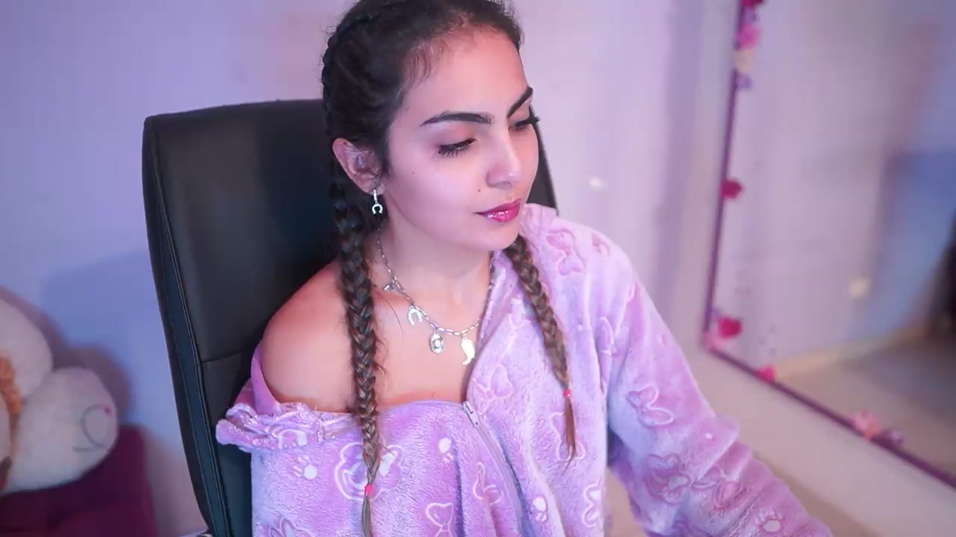 Gallery image thumbnail from CARMENVILLA1's myfreecams stream on, 07/29/2026, 05:55 image 15 of 20