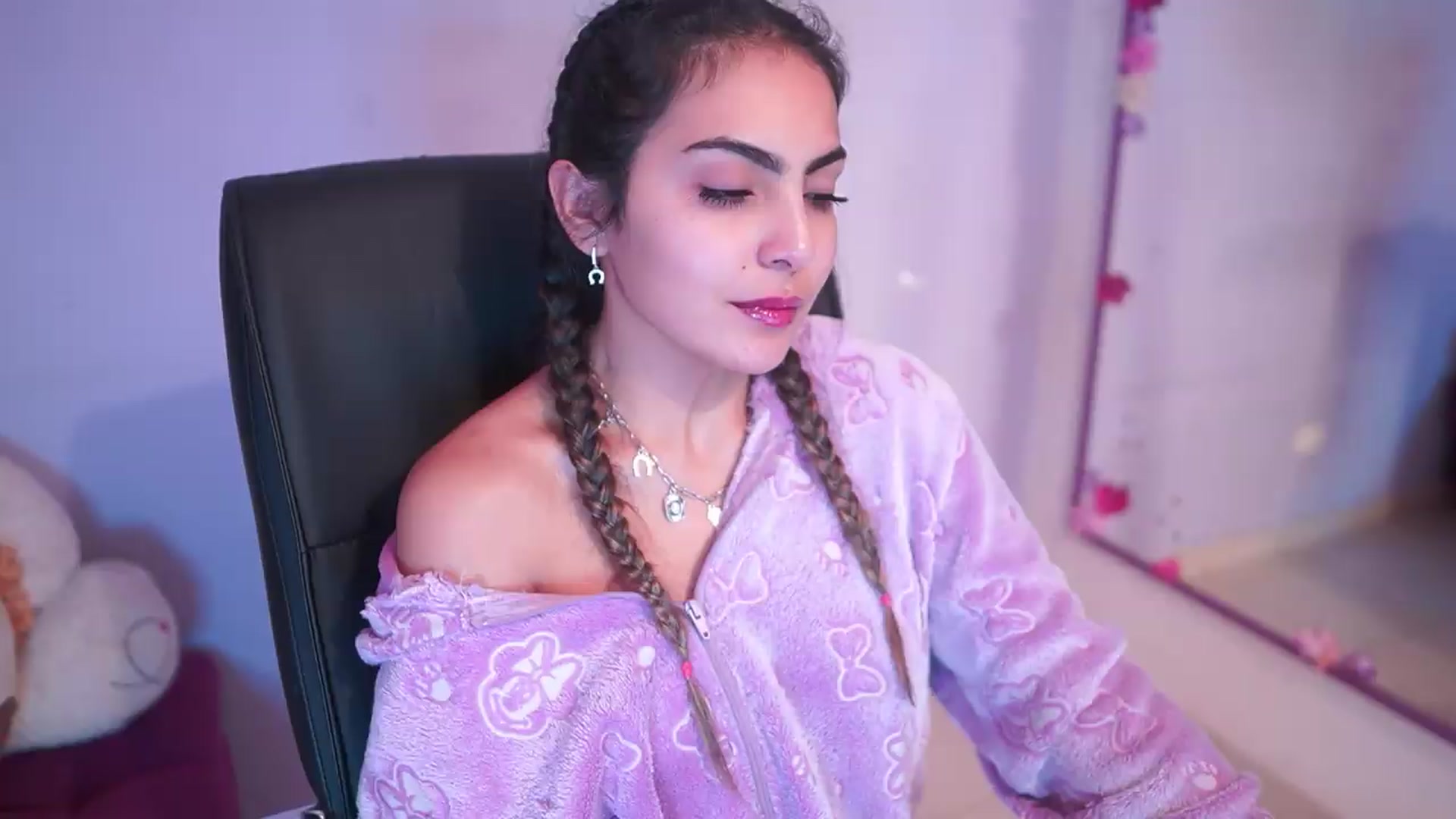 Gallery image thumbnail from CARMENVILLA1's myfreecams stream on, 07/29/2026, 05:55 image 11 of 20