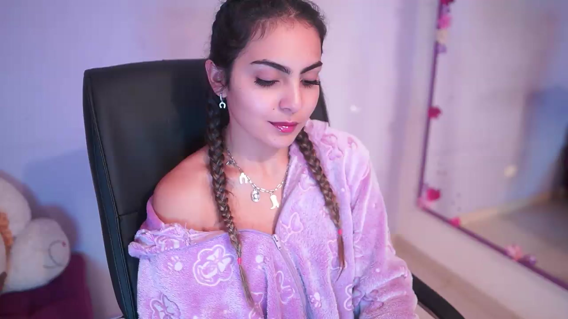 Gallery image thumbnail from CARMENVILLA1's myfreecams stream on, 07/29/2026, 05:55 image 13 of 20