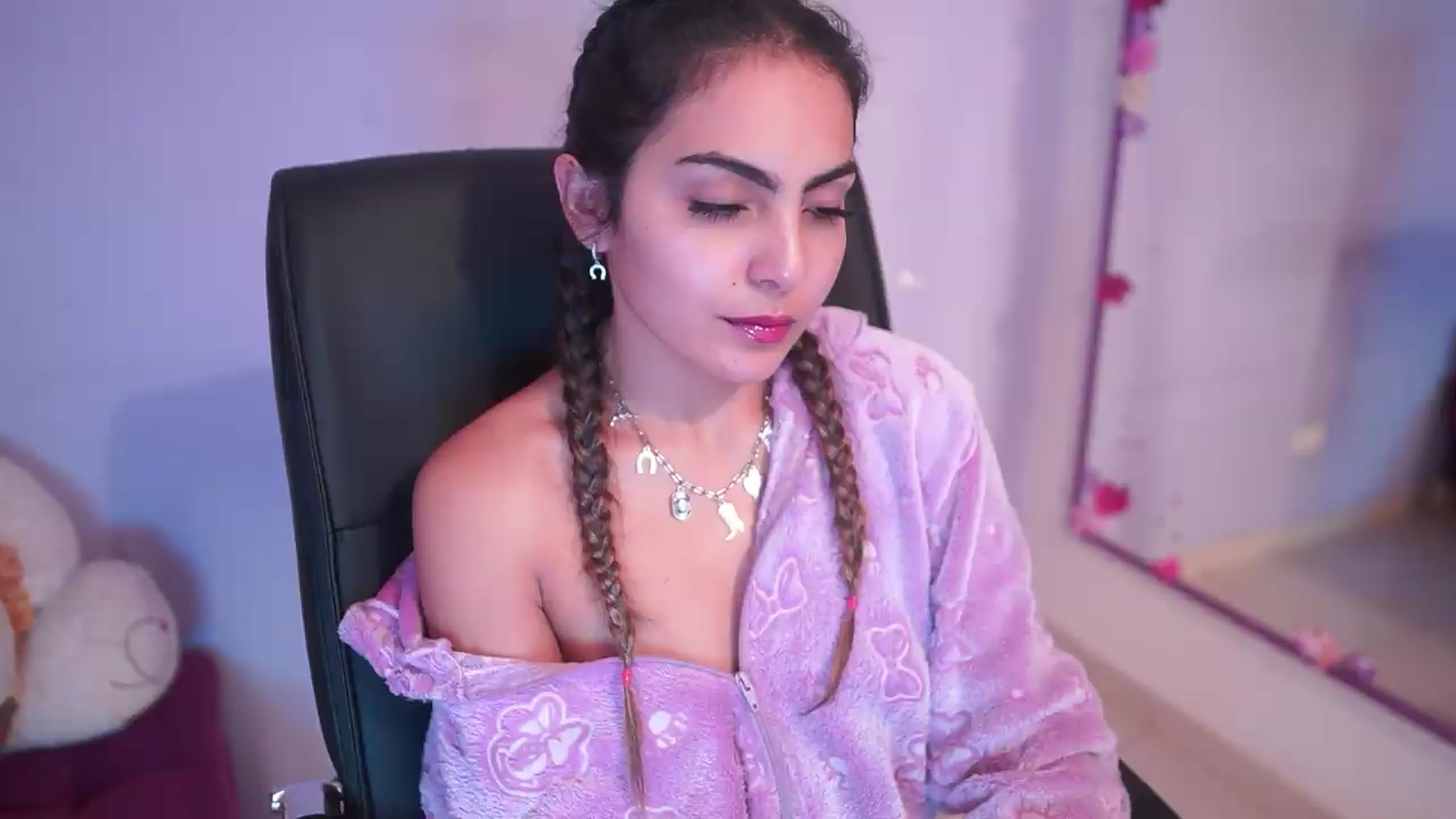 Gallery image thumbnail from CARMENVILLA1's myfreecams stream on, 07/29/2026, 05:55 image 7 of 20
