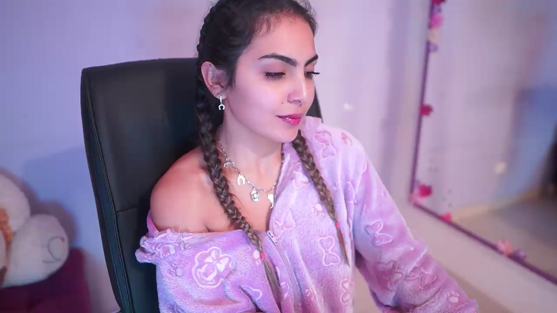 Gallery image thumbnail from CARMENVILLA1's myfreecams stream on, 07/29/2026, 05:55 image 12 of 20