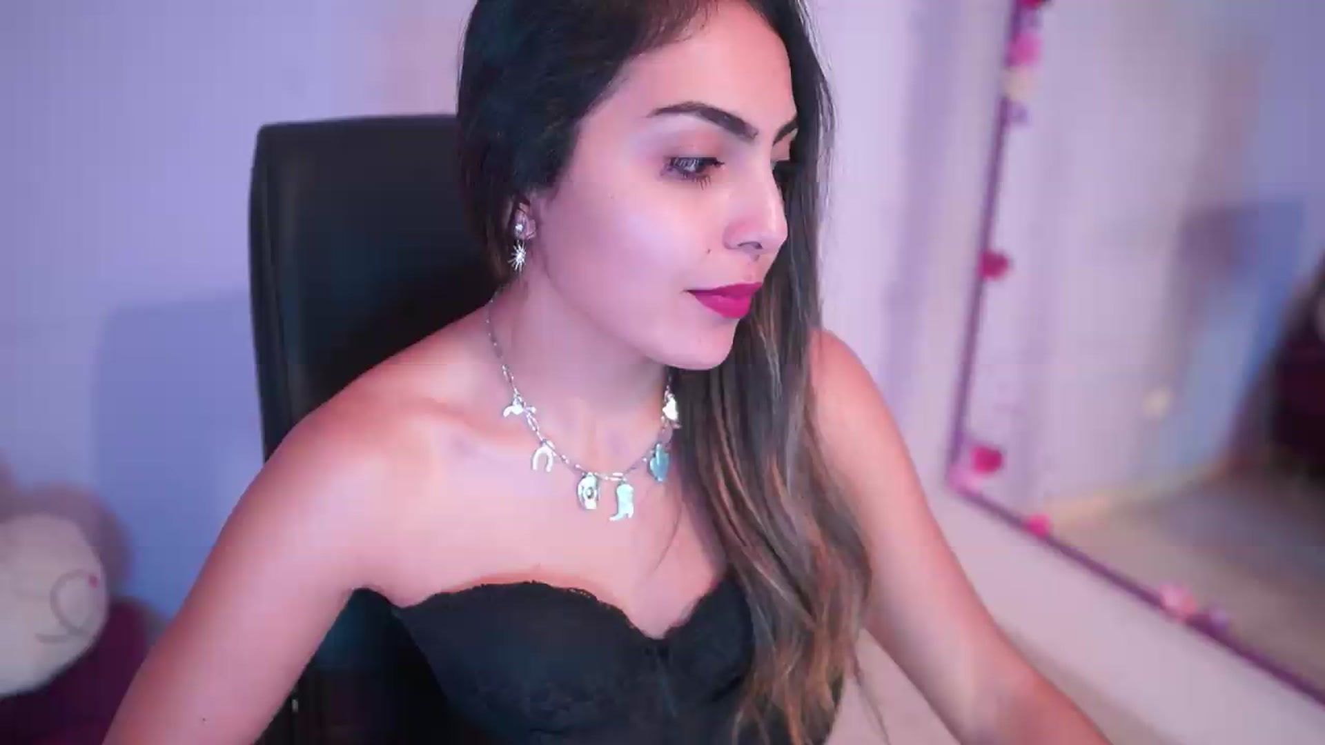 Gallery image thumbnail from CARMENVILLA1's myfreecams stream on, 08/06/2026, 05:44 image 1 of 20