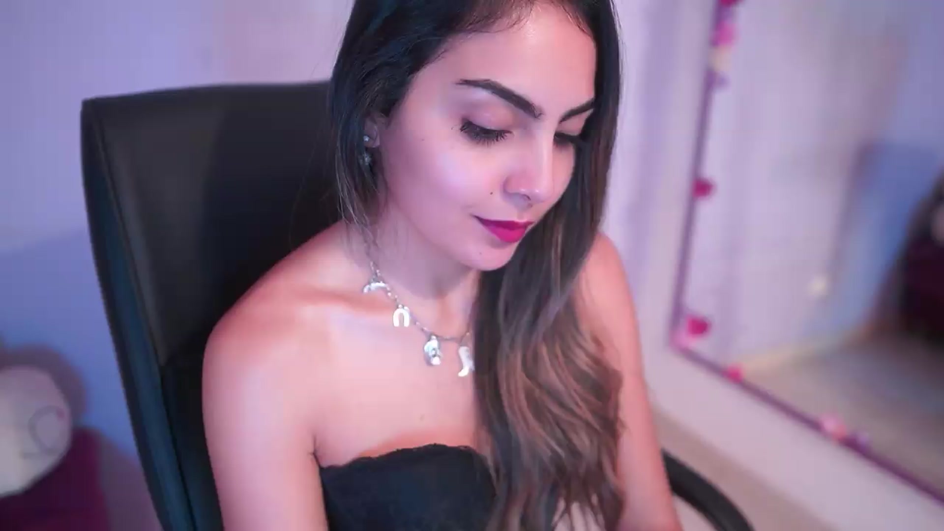 Gallery image thumbnail from CARMENVILLA1's myfreecams stream on, 08/06/2026, 05:44 image 9 of 20