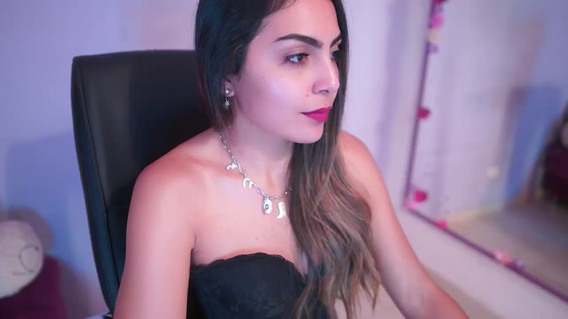 Gallery image thumbnail from CARMENVILLA1's myfreecams stream on, 08/06/2026, 05:44 image 6 of 20