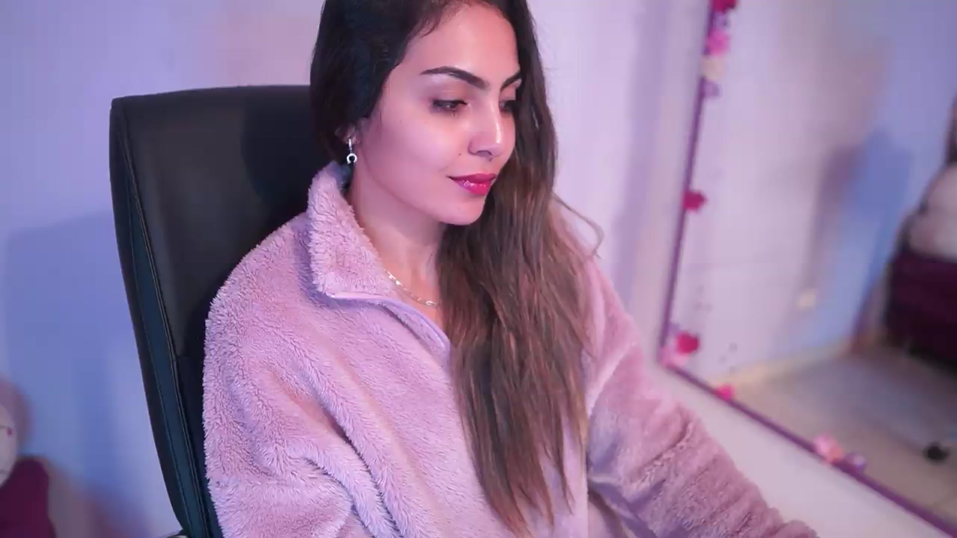 Gallery image thumbnail from CARMENVILLA1's myfreecams stream on, 08/11/2026, 05:30 image 4 of 20