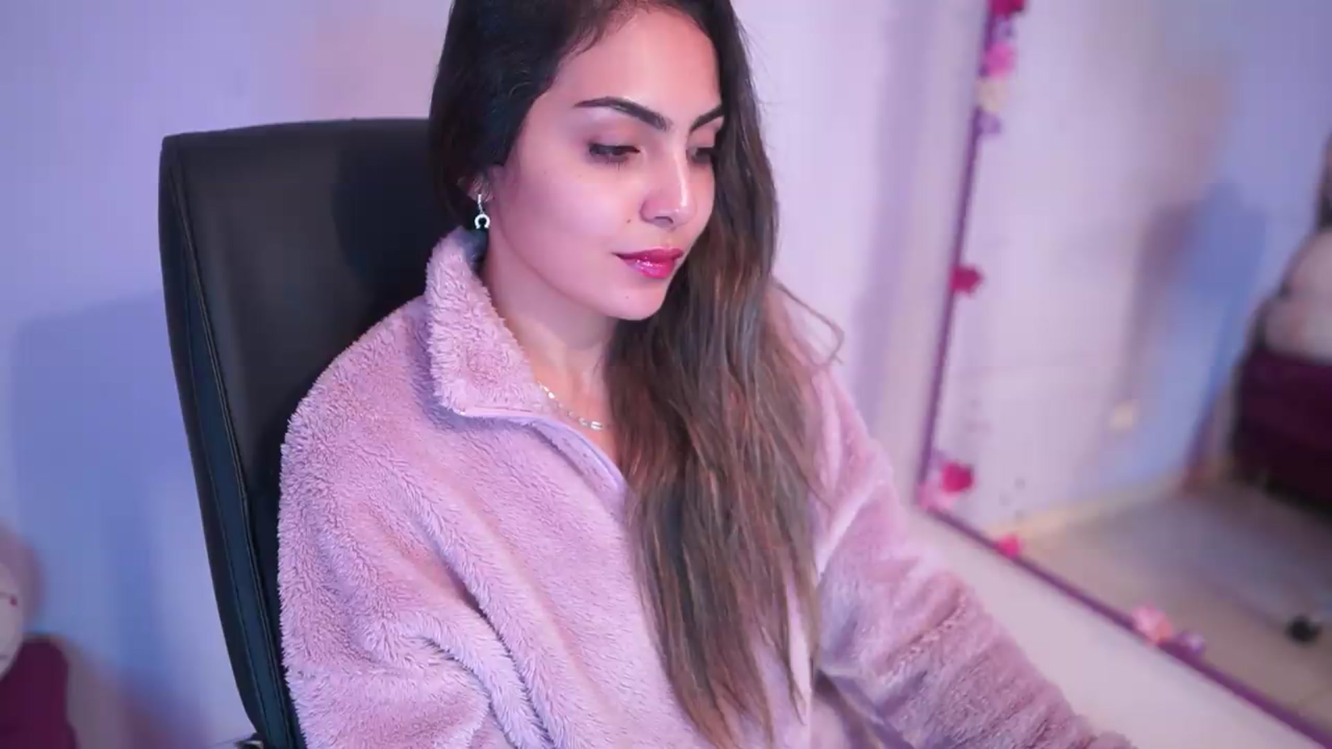 Gallery image thumbnail from CARMENVILLA1's myfreecams stream on, 08/11/2026, 05:30 image 3 of 20