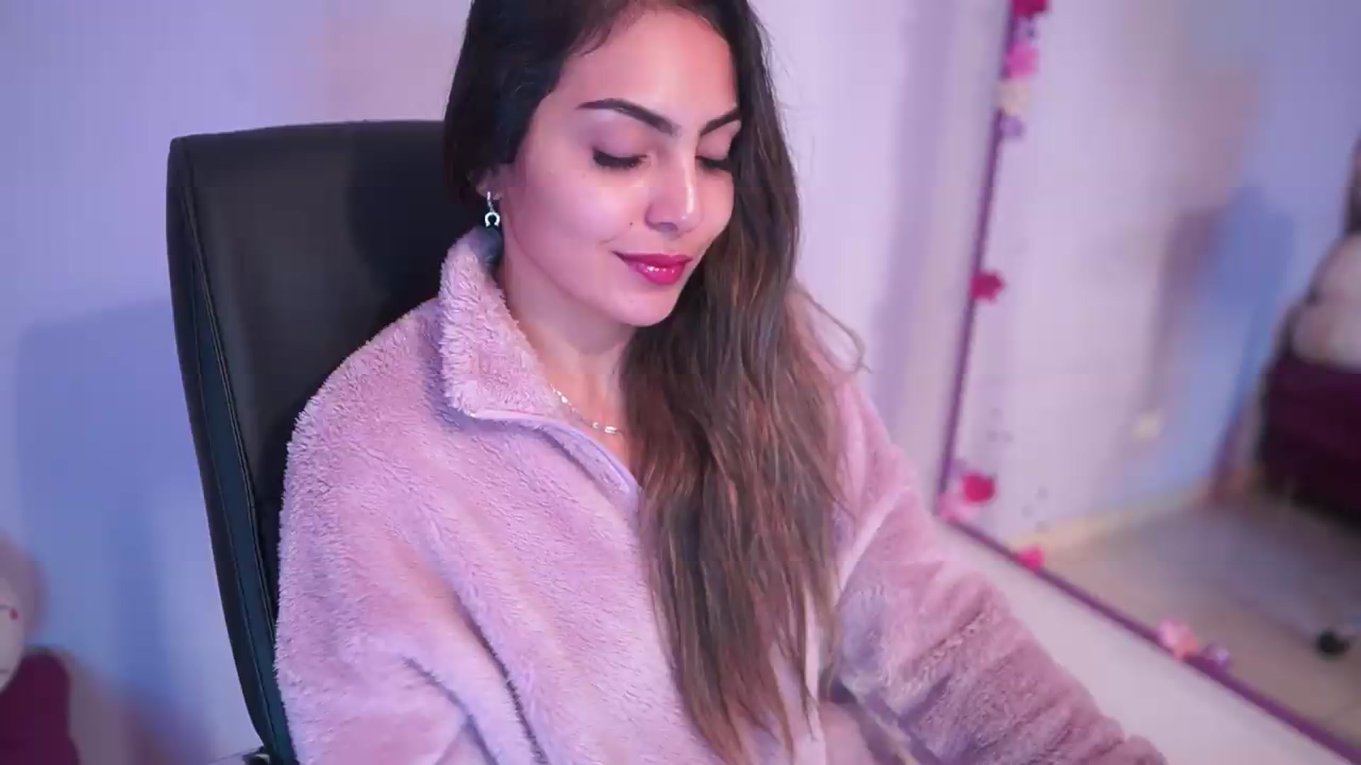 Gallery image thumbnail from CARMENVILLA1's myfreecams stream on, 08/11/2026, 05:30 image 1 of 20