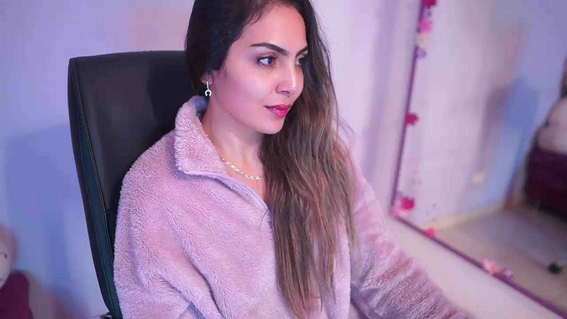 Gallery image thumbnail from CARMENVILLA1's myfreecams stream on, 08/11/2026, 05:30 image 16 of 20
