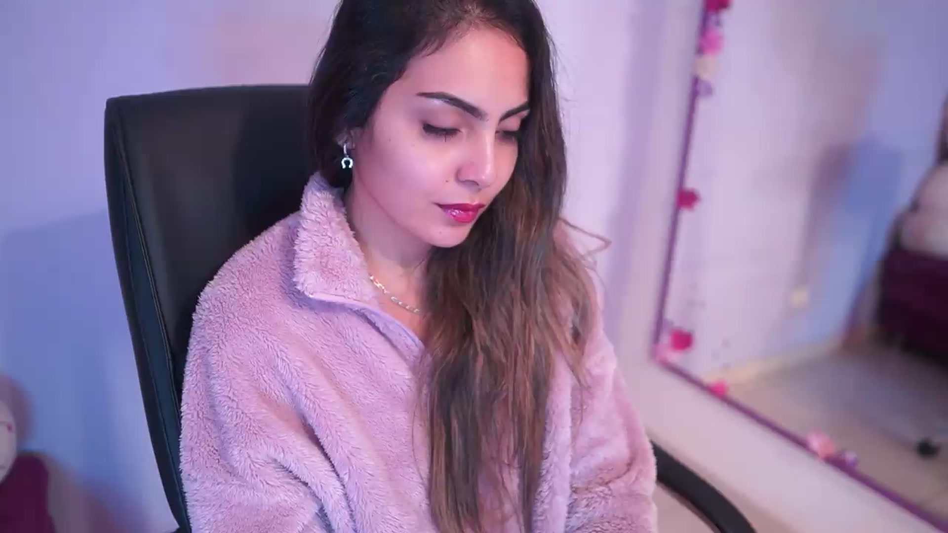 Gallery image thumbnail from CARMENVILLA1's myfreecams stream on, 08/11/2026, 05:30 image 8 of 20