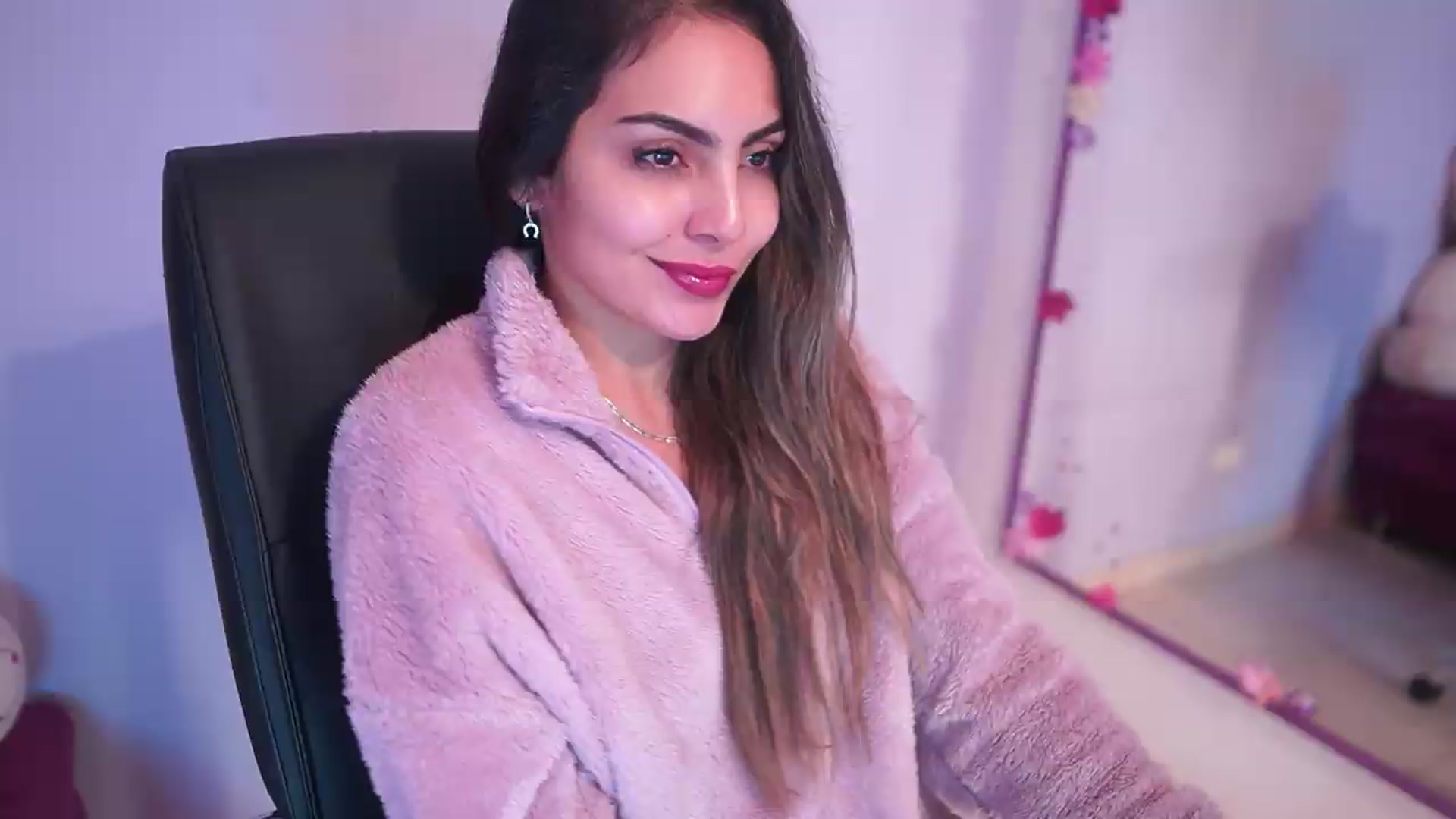 Gallery image thumbnail from CARMENVILLA1's myfreecams stream on, 08/11/2026, 05:30 image 17 of 20