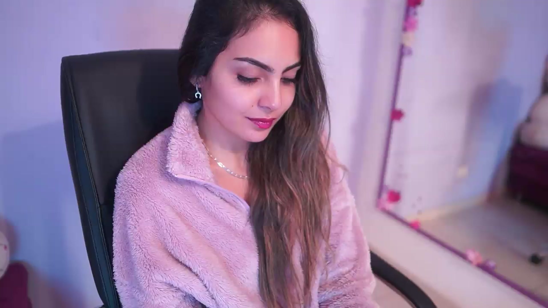 Gallery image thumbnail from CARMENVILLA1's myfreecams stream on, 08/11/2026, 05:30 image 18 of 20