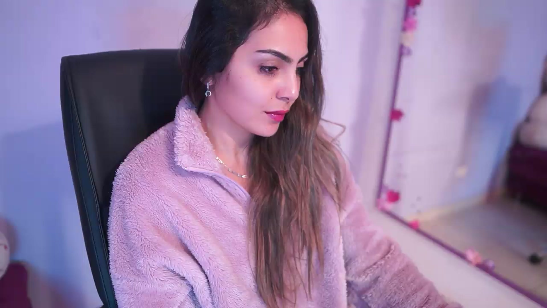 Gallery image thumbnail from CARMENVILLA1's myfreecams stream on, 08/11/2026, 05:30 image 7 of 20