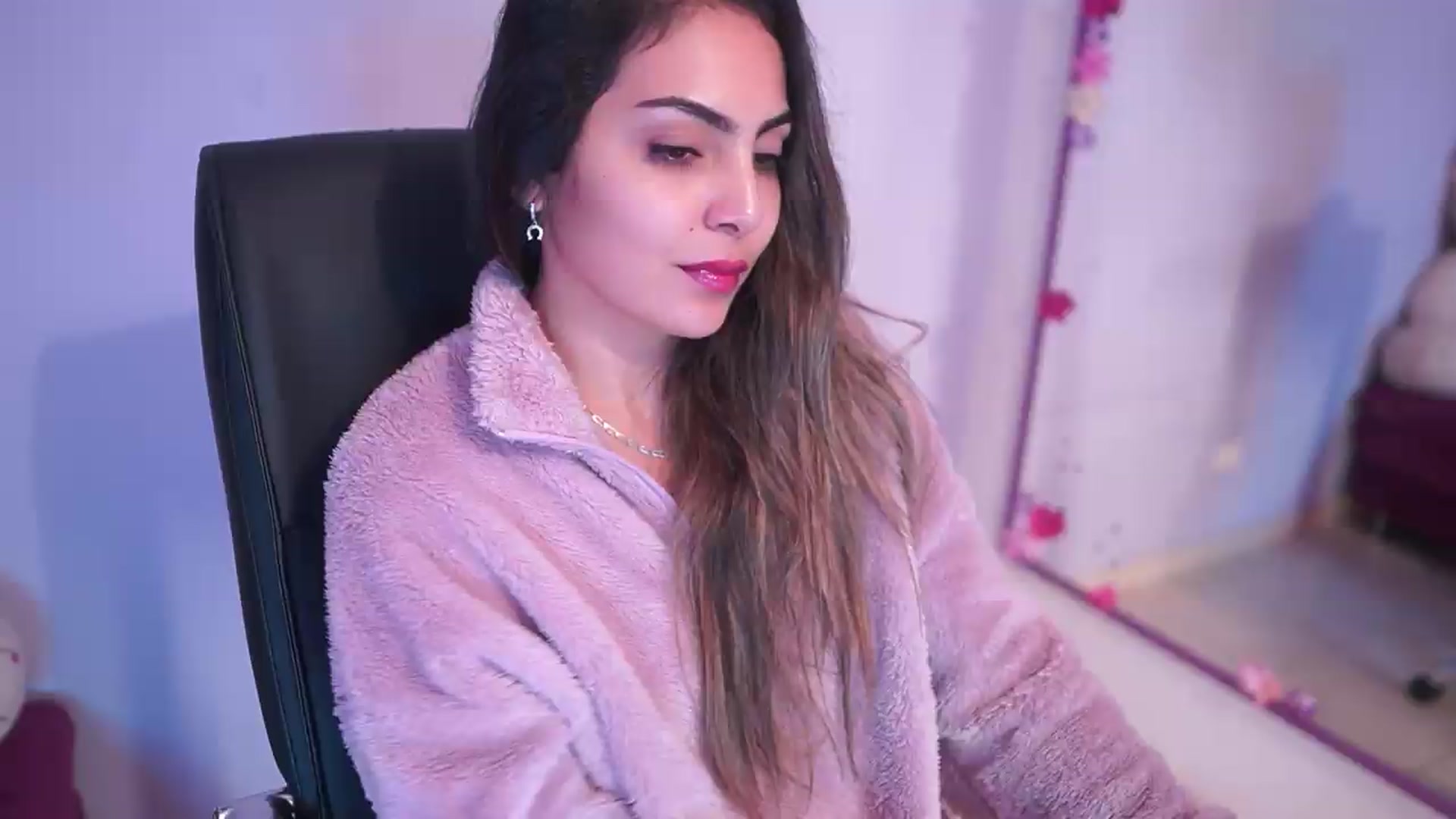 Gallery image thumbnail from CARMENVILLA1's myfreecams stream on, 08/11/2026, 05:30 image 10 of 20