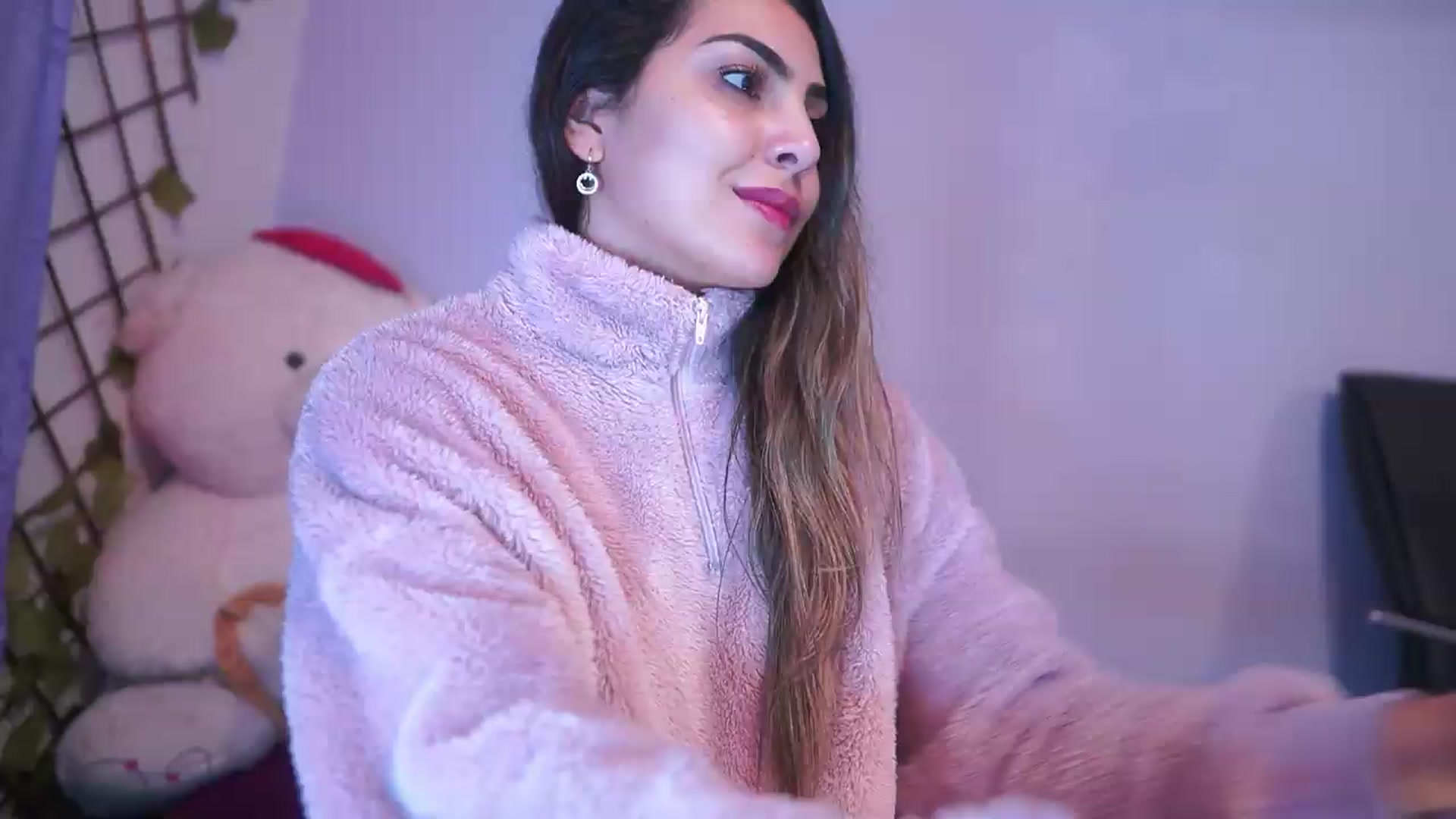 Gallery image thumbnail from CARMENVILLA1's myfreecams stream on, 08/27/2026, 06:04 image 3 of 20