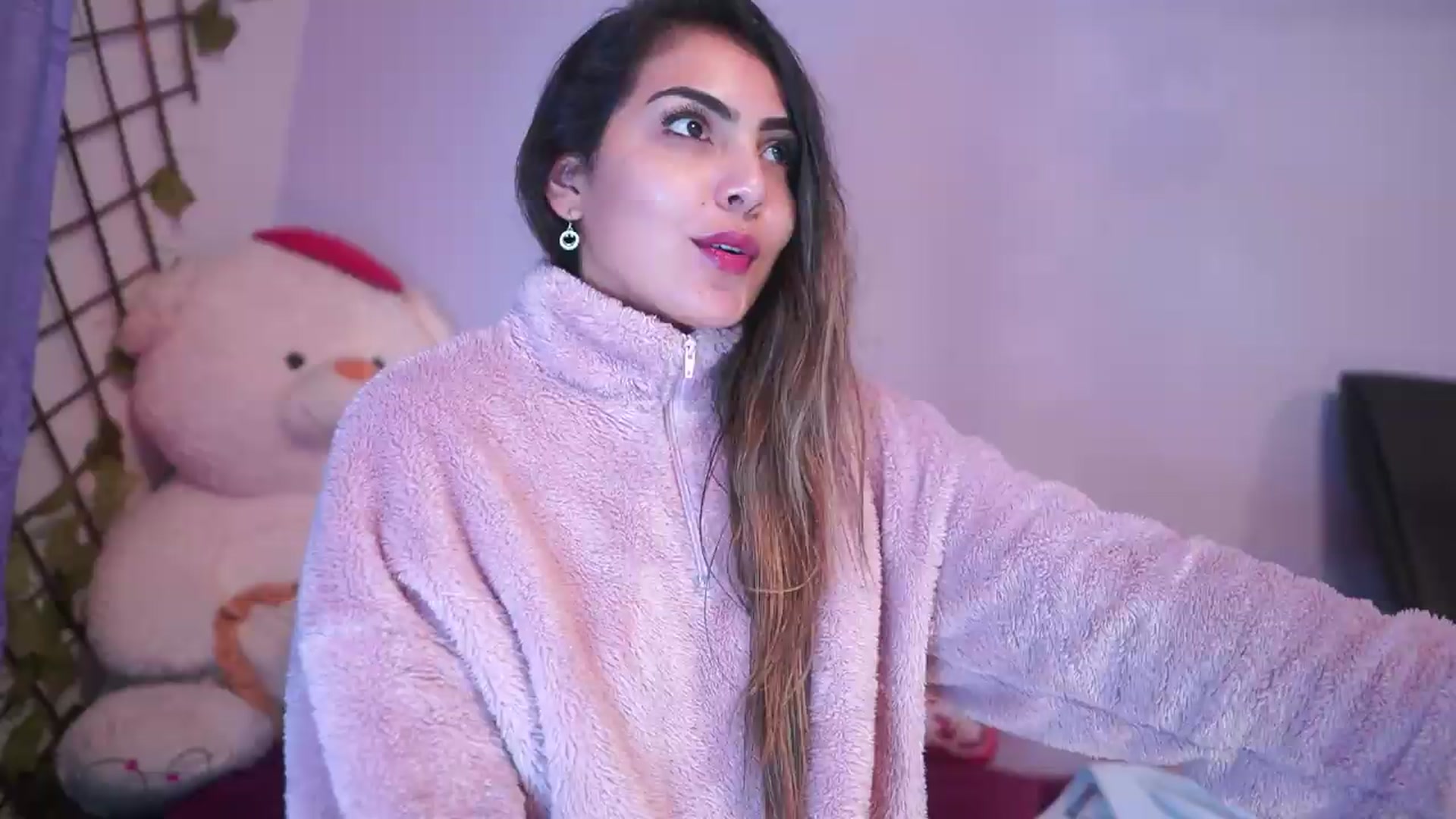 Gallery image thumbnail from CARMENVILLA1's myfreecams stream on, 08/27/2026, 06:04 image 2 of 20