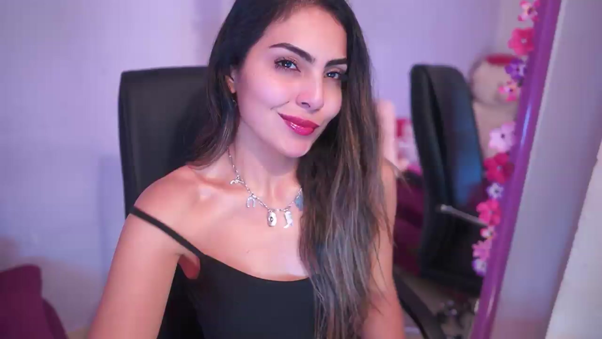 Gallery image thumbnail from CARMENVILLA1's myfreecams stream on, 08/30/2026, 05:50 image 1 of 20