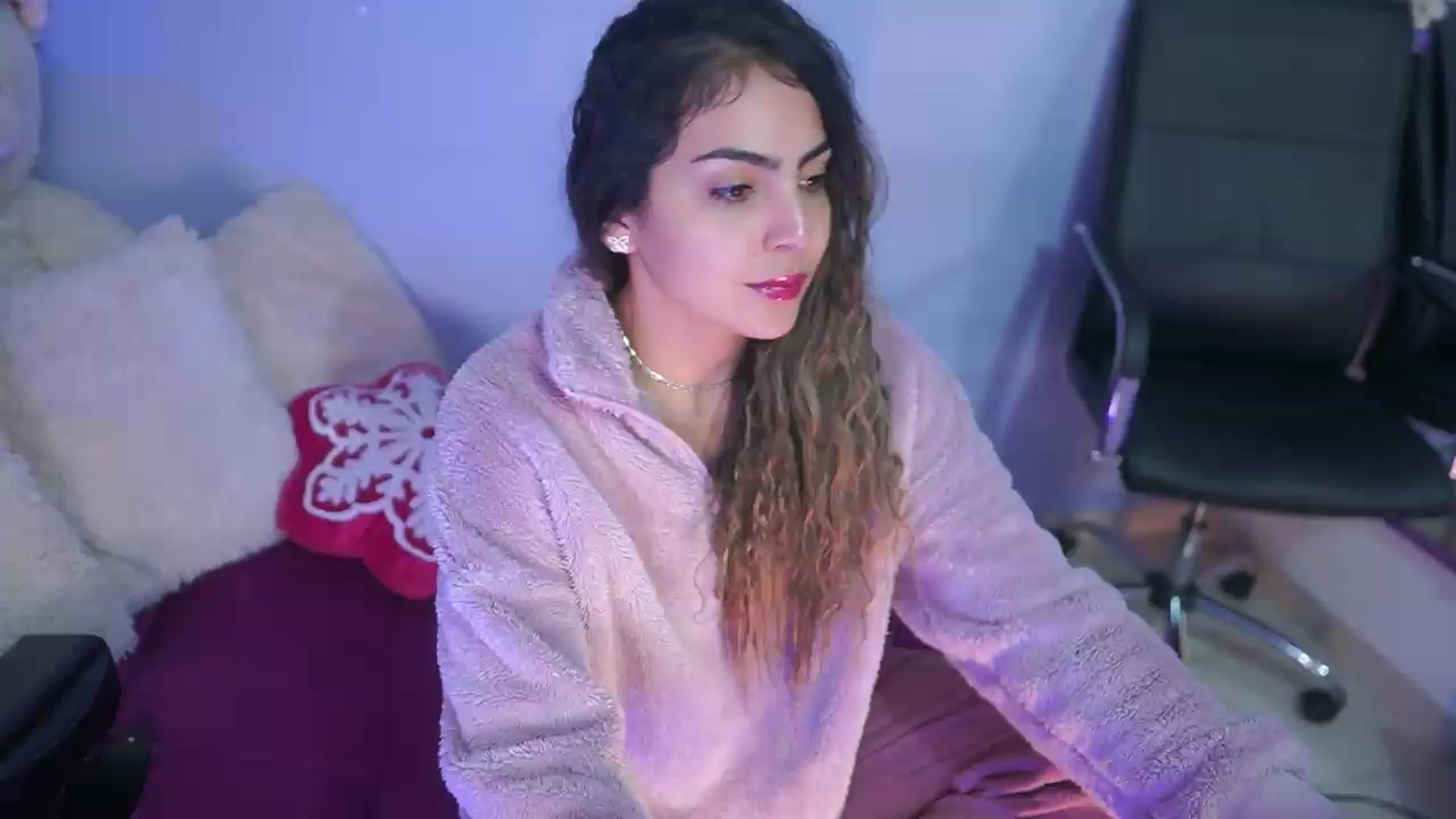 Gallery image thumbnail from CARMENVILLA1's myfreecams stream on, 09/07/2026, 06:36 image 17 of 20
