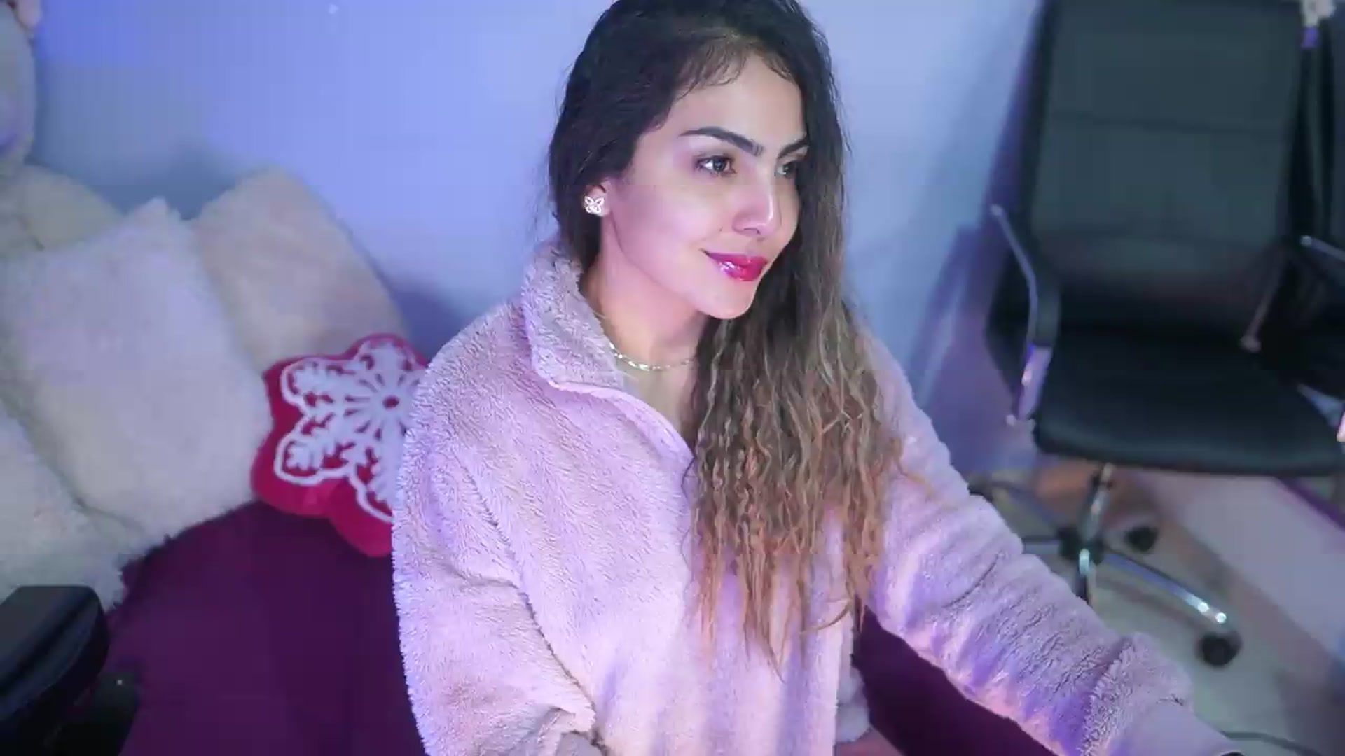 Gallery image thumbnail from CARMENVILLA1's myfreecams stream on, 09/07/2026, 06:36 image 6 of 20