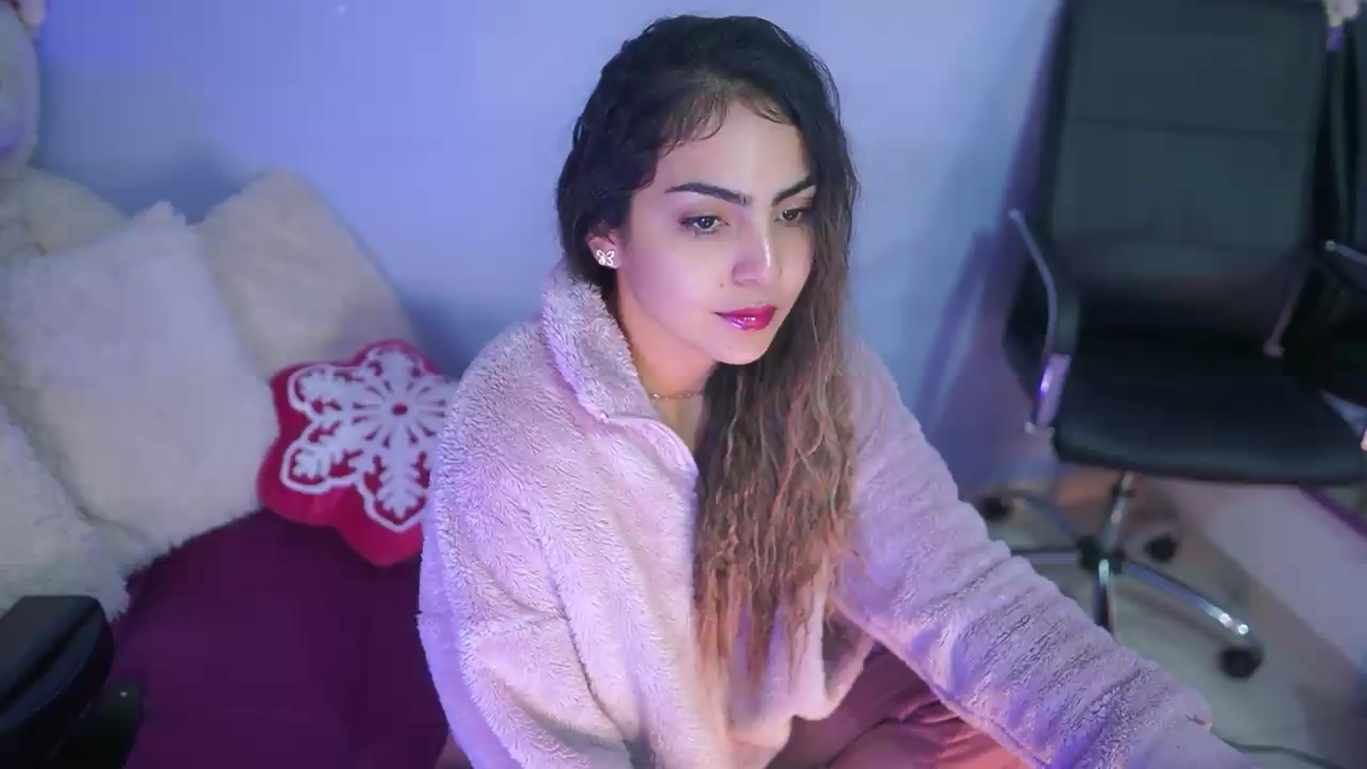 Gallery image thumbnail from CARMENVILLA1's myfreecams stream on, 09/07/2026, 06:36 image 14 of 20