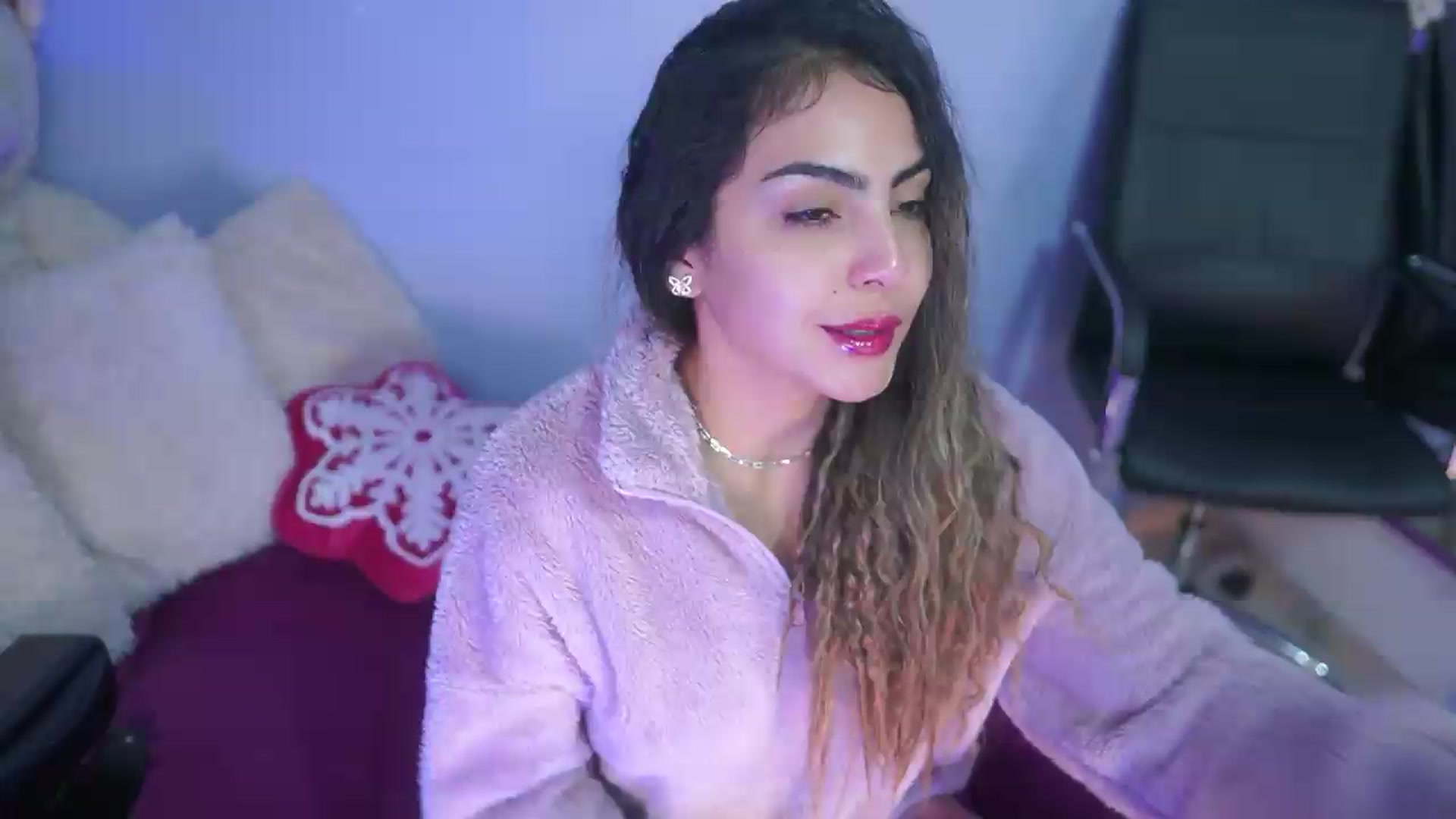 Gallery image thumbnail from CARMENVILLA1's myfreecams stream on, 09/07/2026, 06:36 image 5 of 20