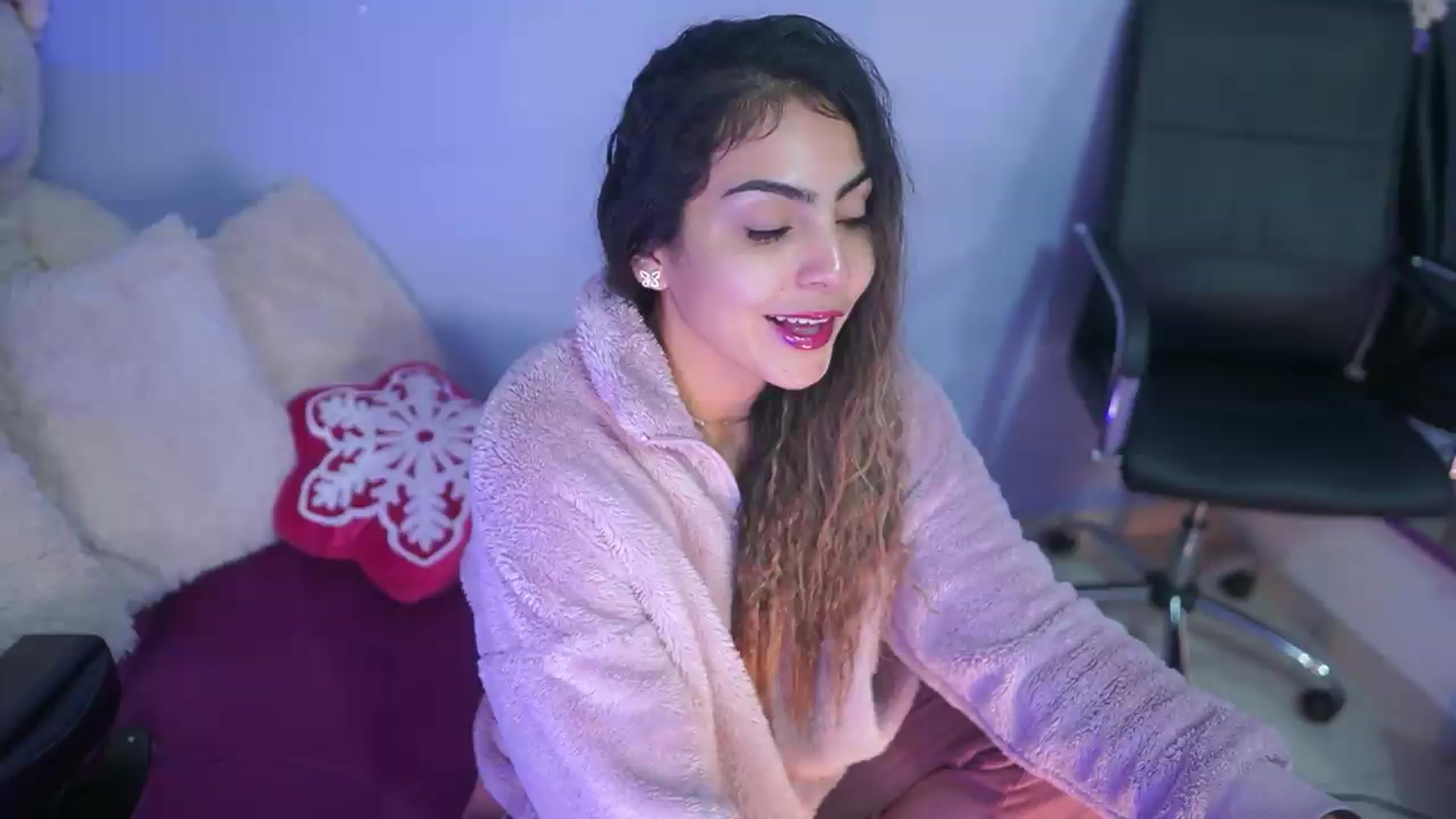 Gallery image thumbnail from CARMENVILLA1's myfreecams stream on, 09/07/2026, 06:36 image 13 of 20