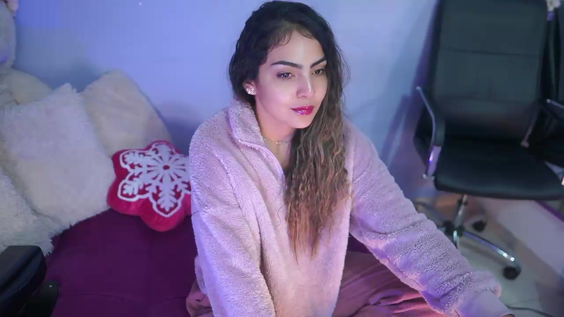 Gallery image thumbnail from CARMENVILLA1's myfreecams stream on, 09/07/2026, 06:36 image 19 of 20
