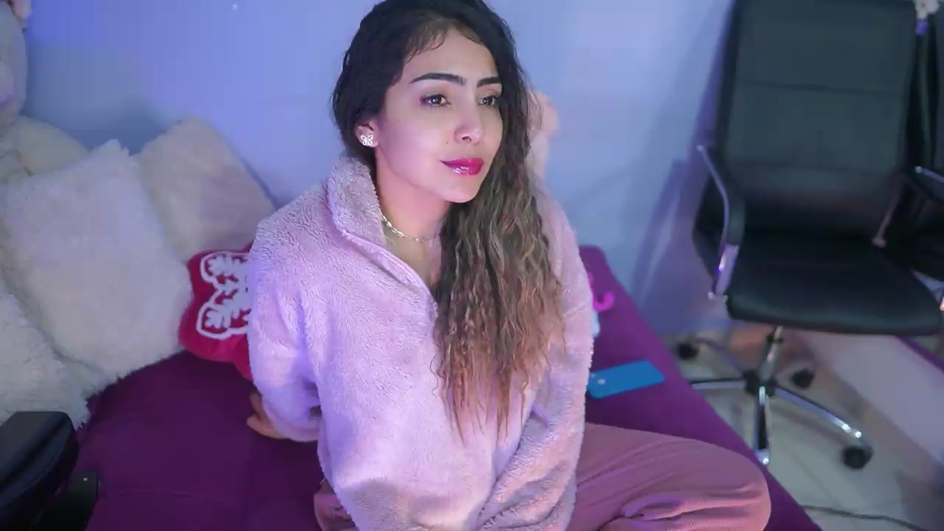 Gallery image thumbnail from CARMENVILLA1's myfreecams stream on, 09/07/2026, 06:36 image 16 of 20