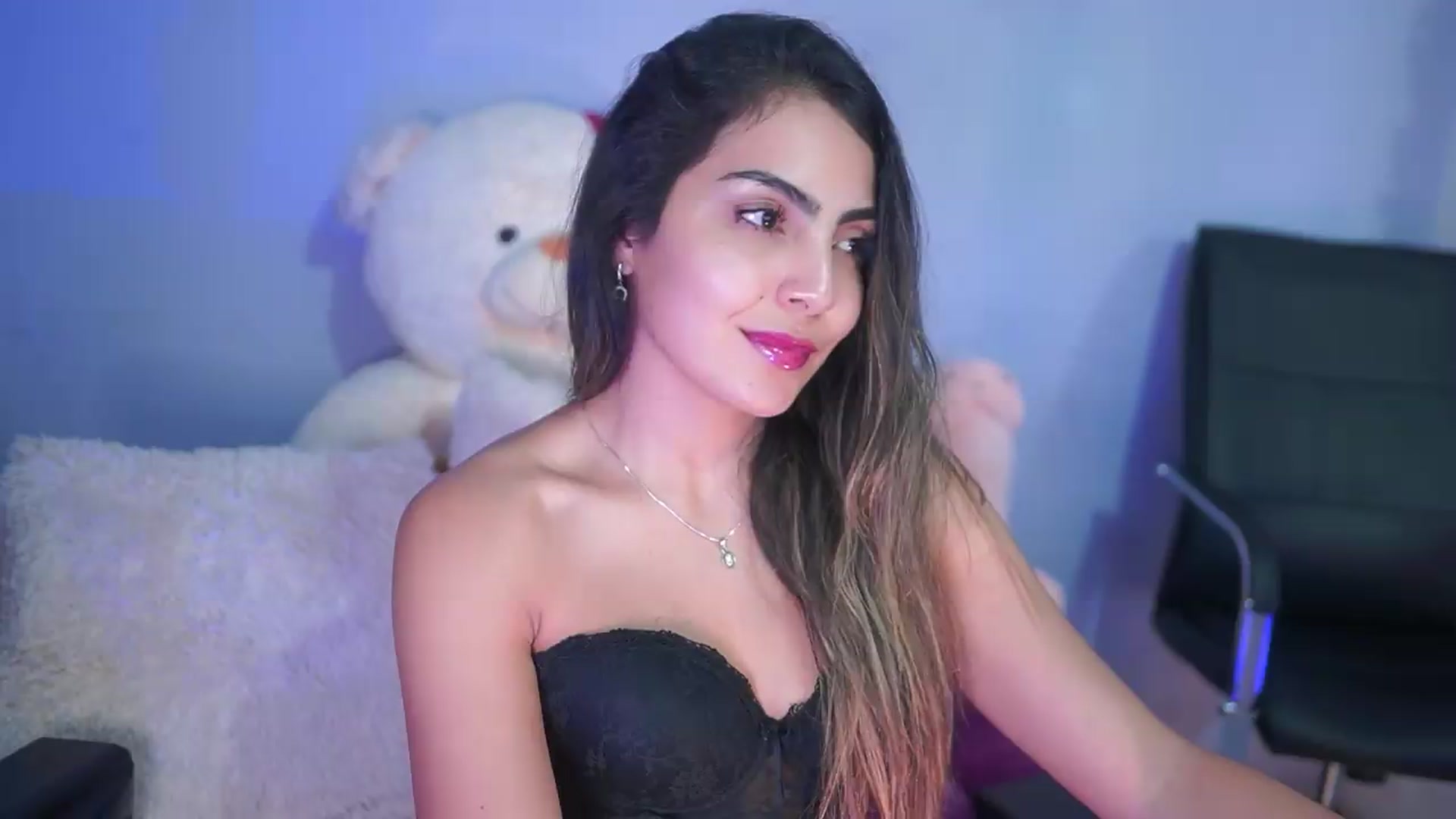 Gallery image thumbnail from CARMENVILLA1's myfreecams stream on, 09/08/2026, 04:59 image 9 of 20