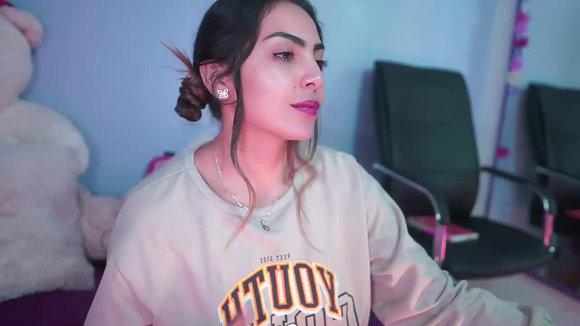 Gallery image thumbnail from CARMENVILLA1's myfreecams stream on, 09/10/2026, 04:53 image 16 of 20