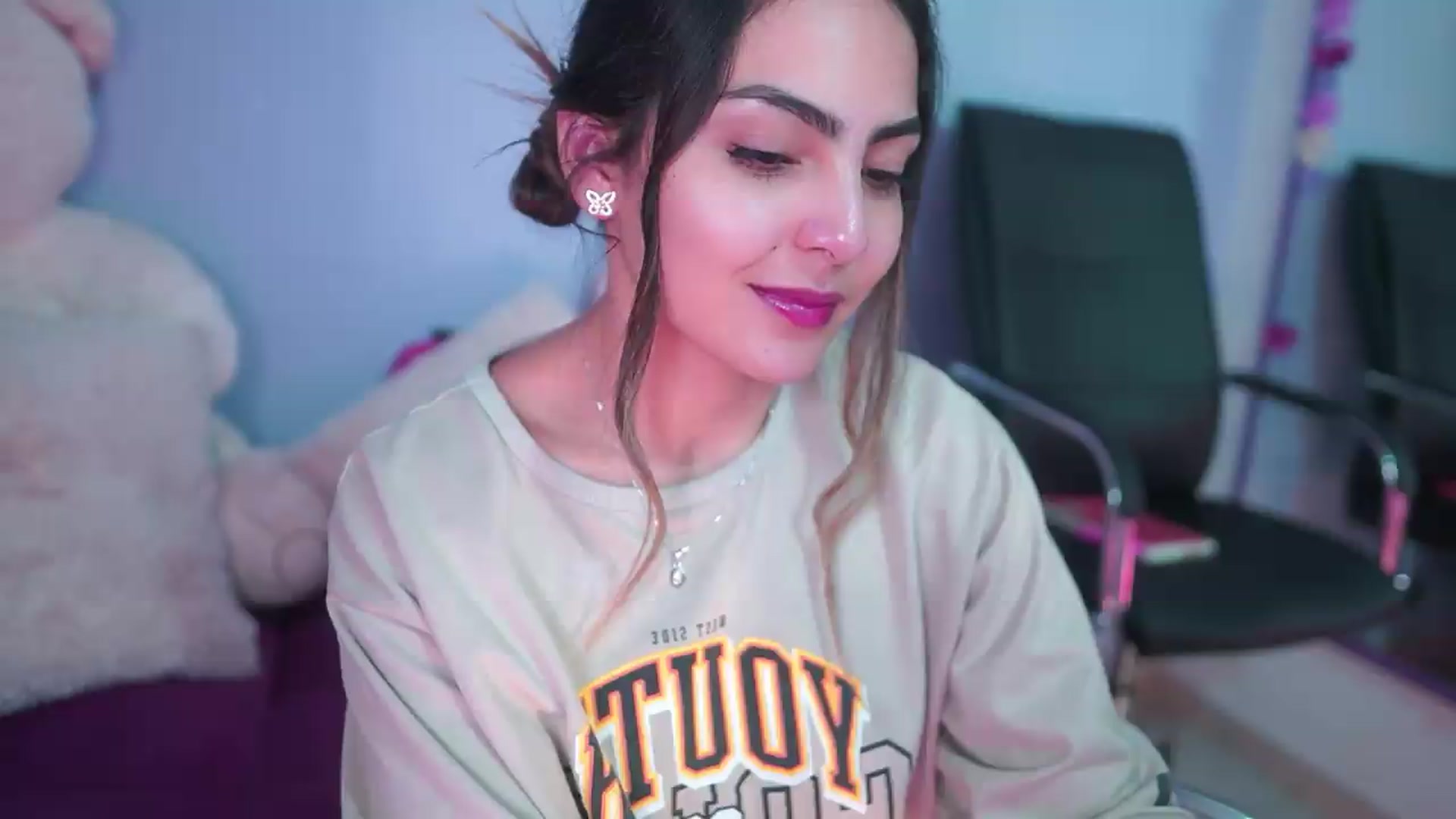 Gallery image thumbnail from CARMENVILLA1's myfreecams stream on, 09/10/2026, 04:53 image 2 of 20