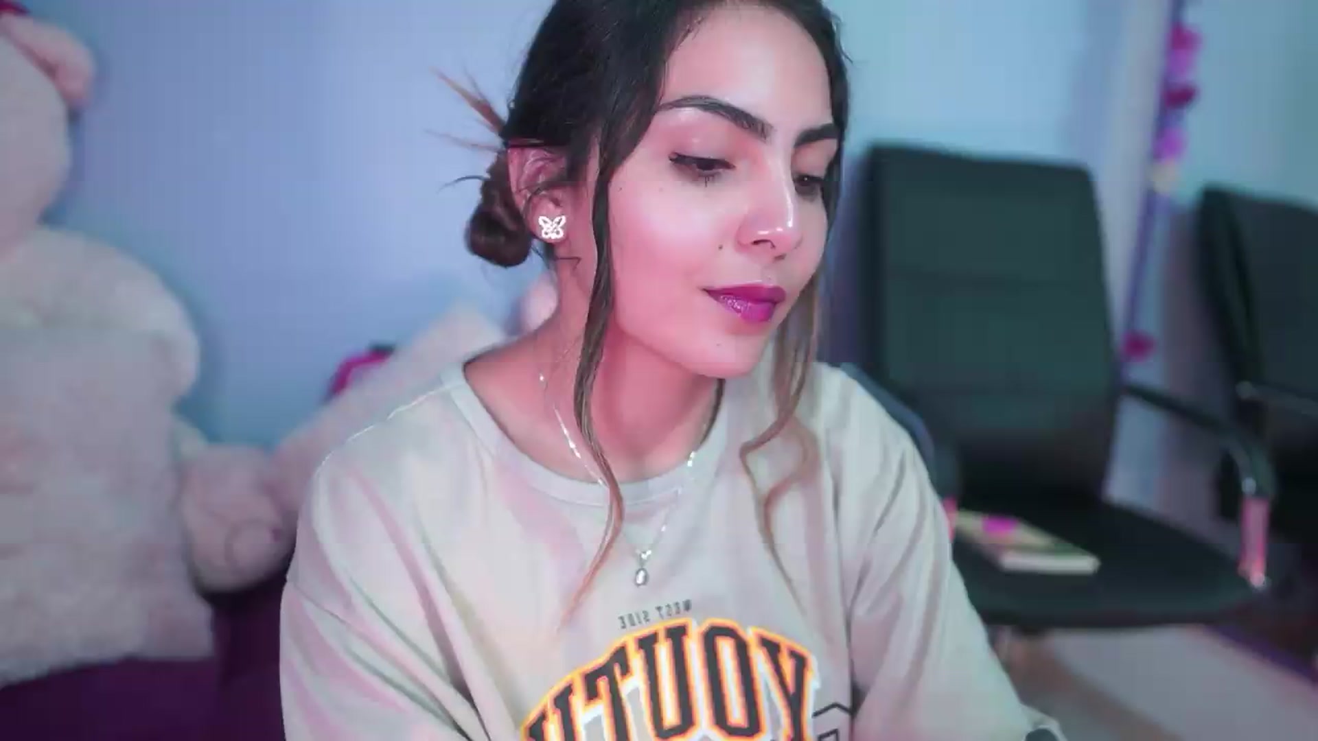 Gallery image thumbnail from CARMENVILLA1's myfreecams stream on, 09/10/2026, 04:53 image 20 of 20