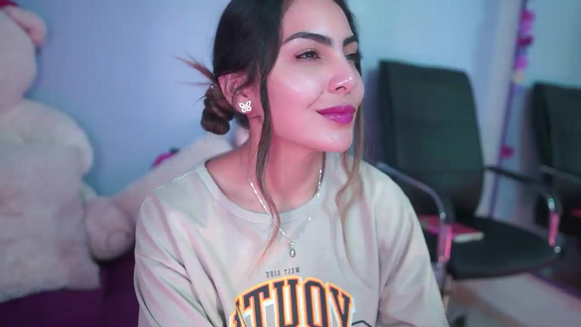 Gallery image thumbnail from CARMENVILLA1's myfreecams stream on, 09/10/2026, 04:53 image 9 of 20