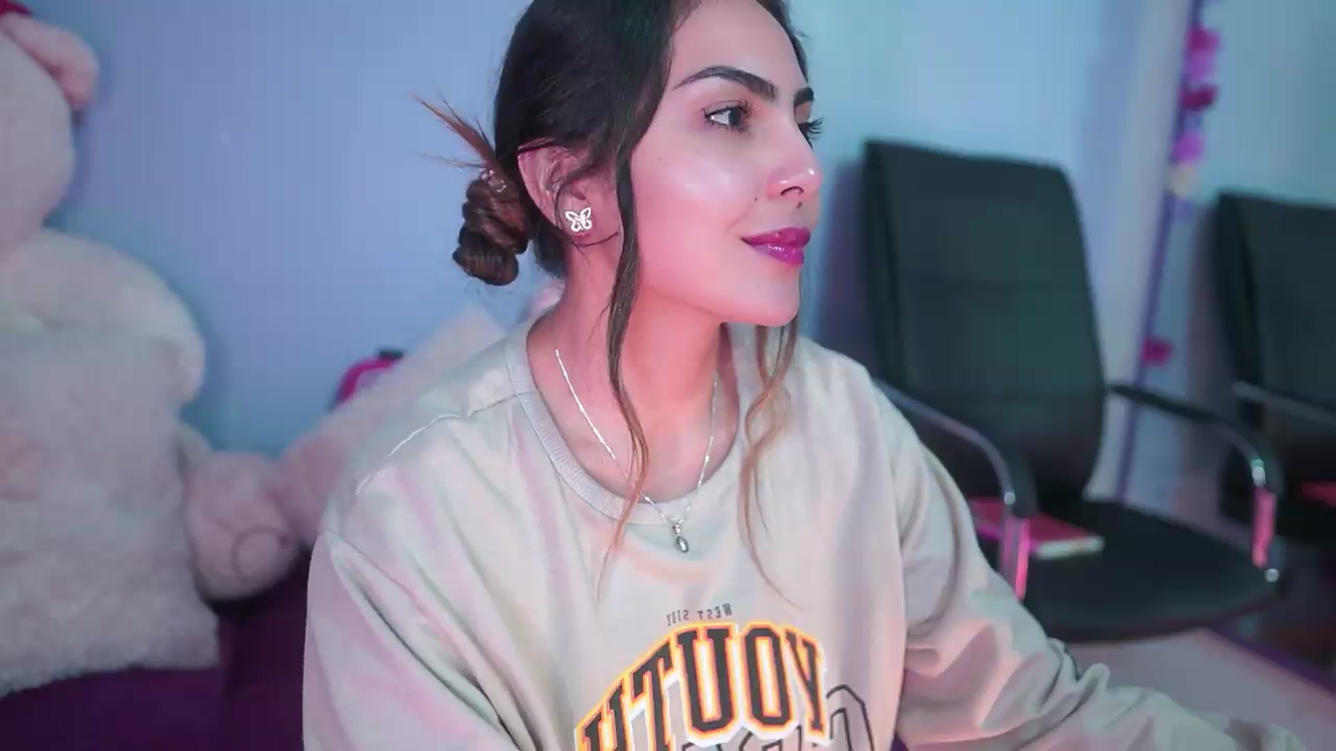 Gallery image thumbnail from CARMENVILLA1's myfreecams stream on, 09/10/2026, 04:53 image 13 of 20