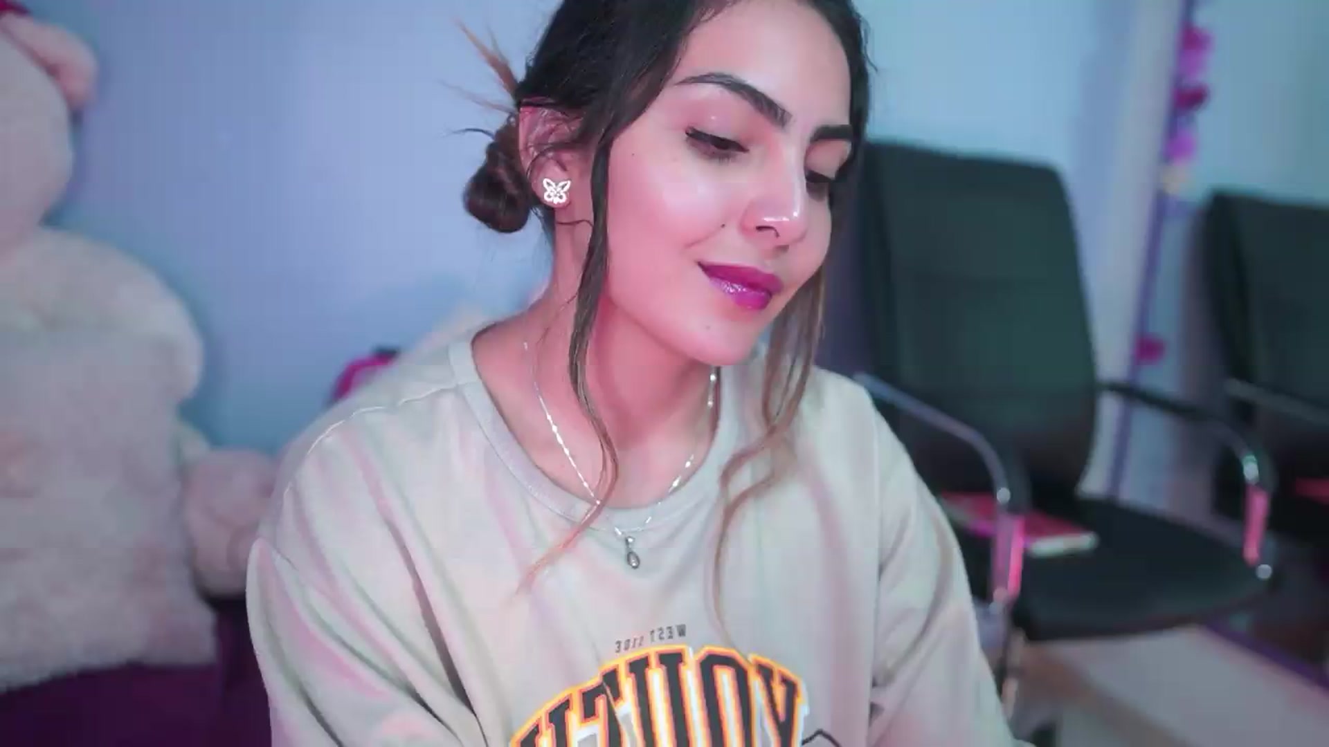 Gallery image thumbnail from CARMENVILLA1's myfreecams stream on, 09/10/2026, 04:53 image 18 of 20