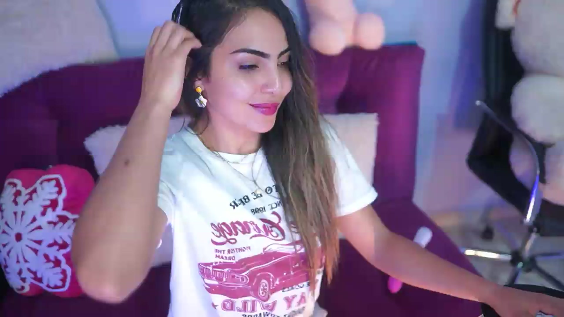 Gallery image thumbnail from CARMENVILLA1's myfreecams stream on, 09/18/2026, 05:36 image 6 of 20