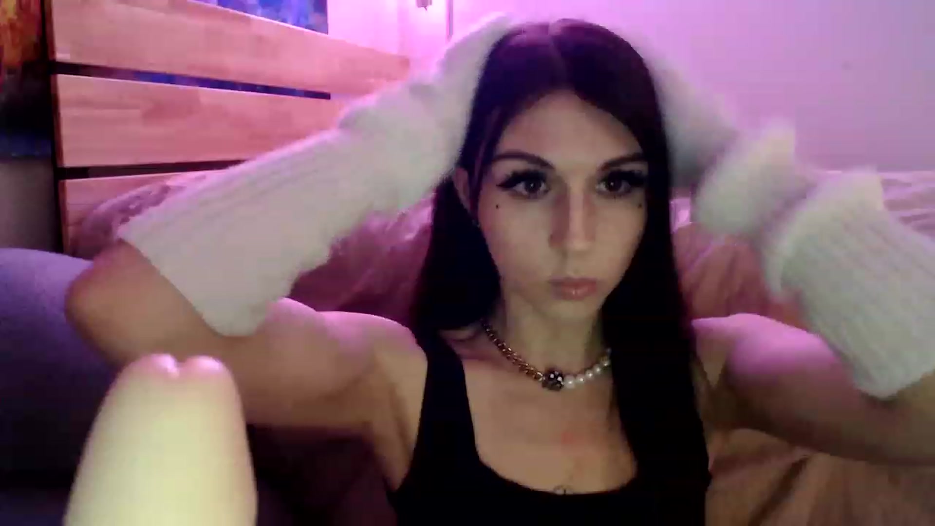Gallery image thumbnail from CGjszie's myfreecams stream on, 11/21/2022, 04:48 image 5 of 20