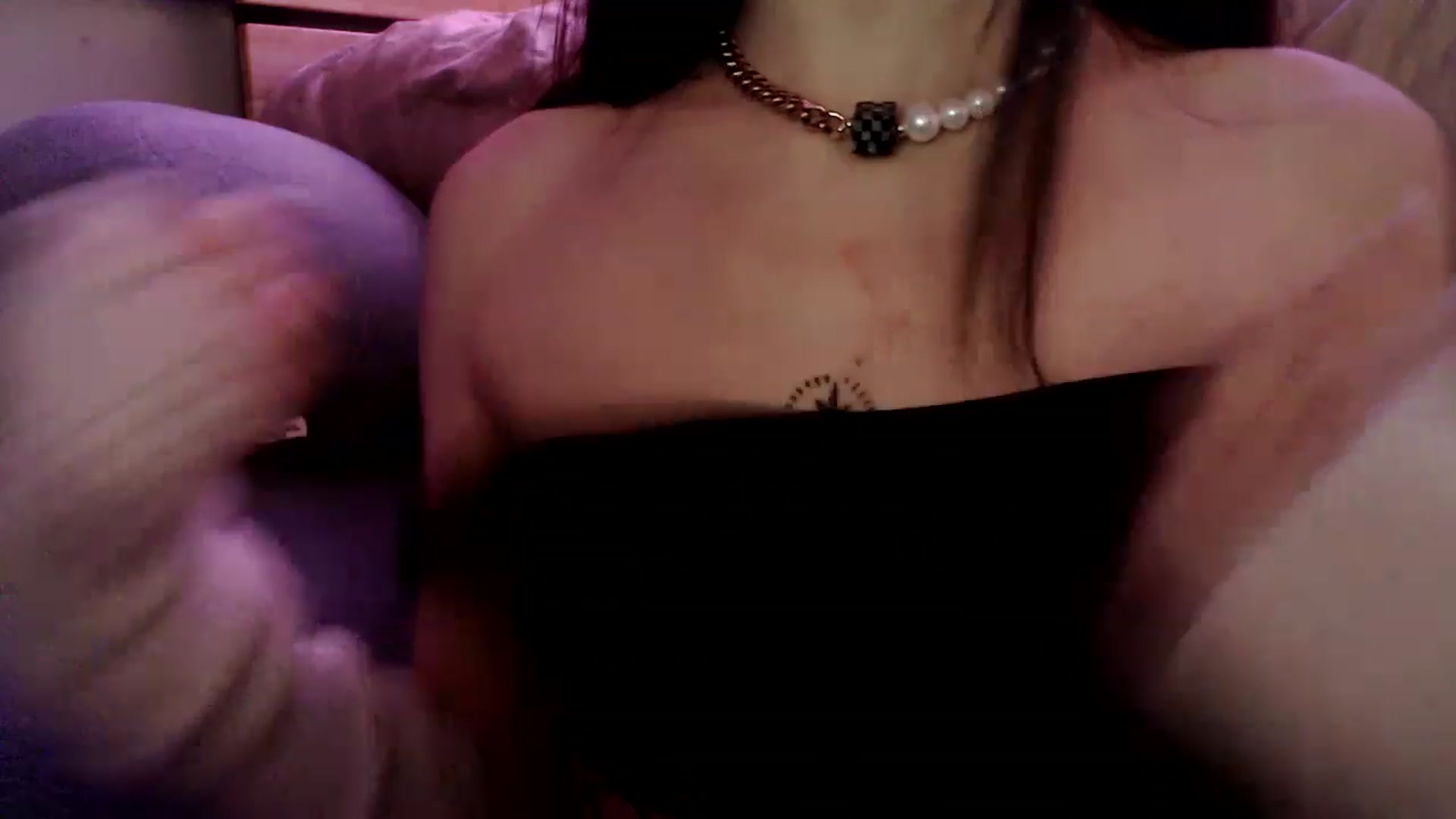 Gallery image thumbnail from CGjszie's myfreecams stream on, 11/21/2022, 04:48 image 10 of 20