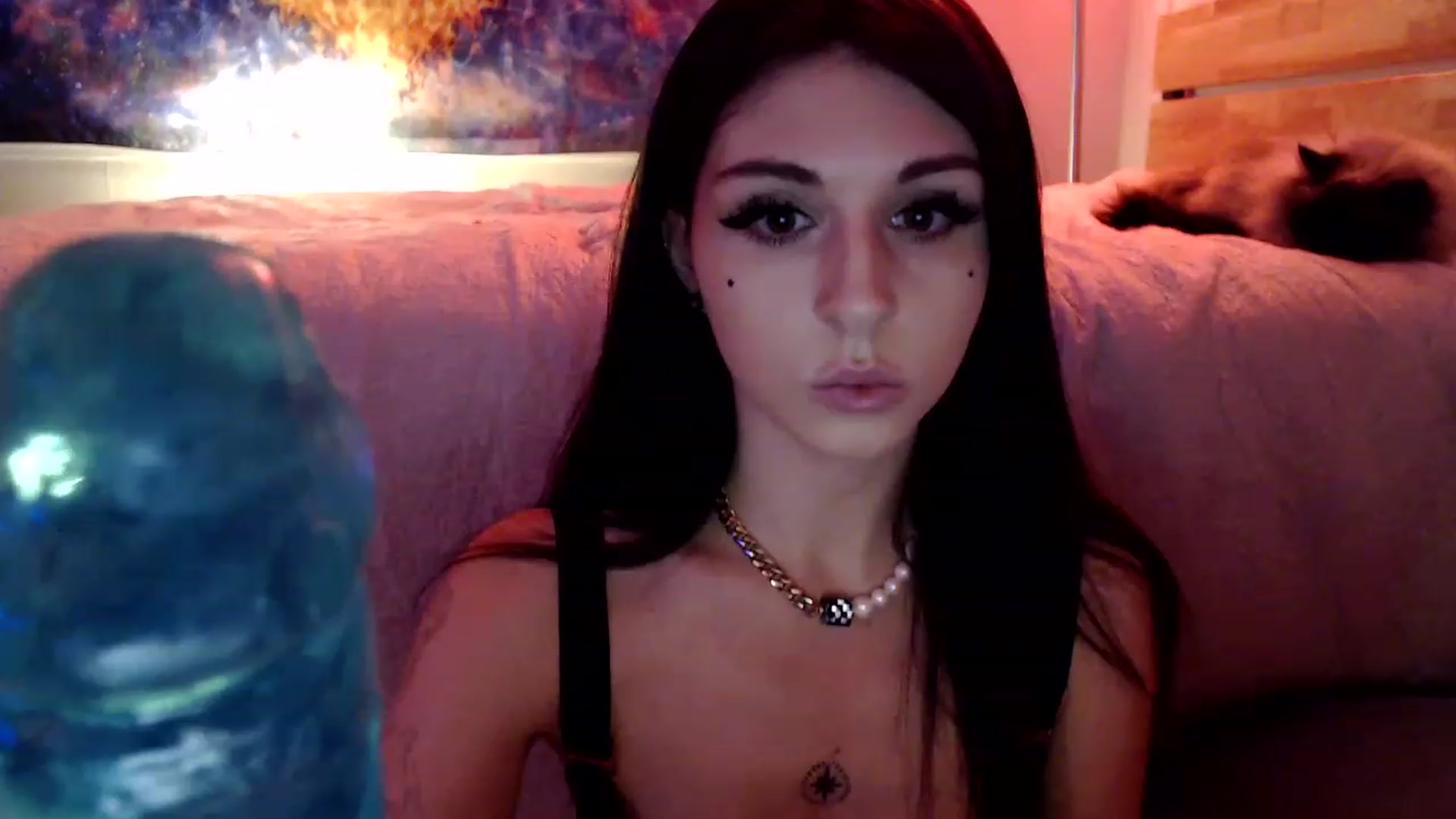 Gallery image thumbnail from CGjszie's myfreecams stream on, 01/19/2023, 08:44 image 6 of 20