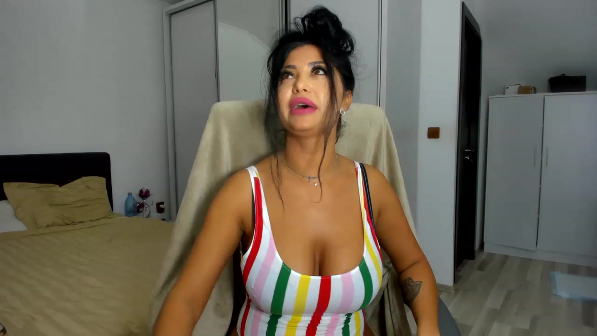 Gallery image thumbnail from CHLOE_CHERRY1's myfreecams stream on, 11/14/2022, 15:30 image 6 of 20