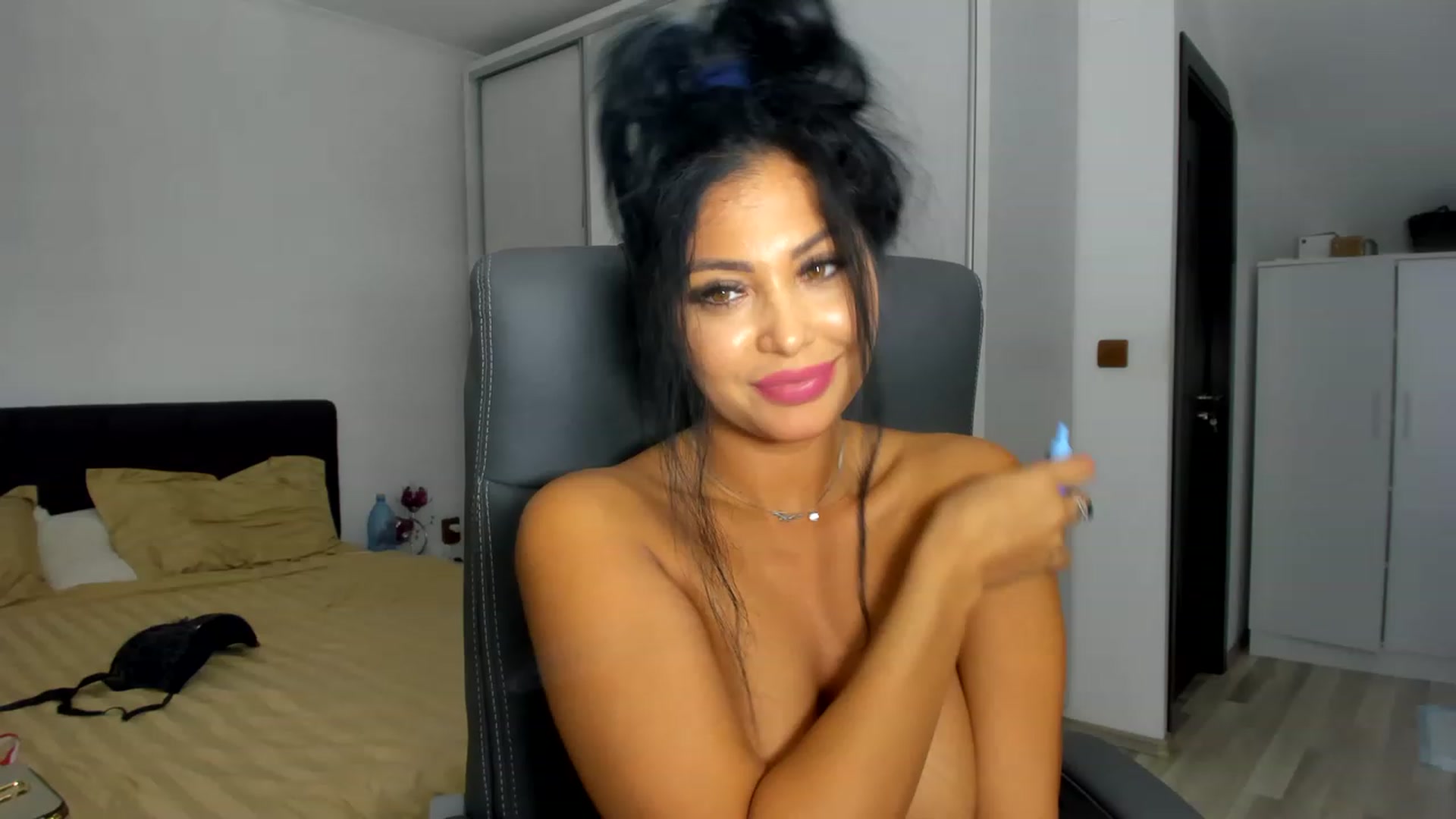 Gallery image thumbnail from CHLOE_CHERRY1's myfreecams stream on, 11/14/2022, 15:48 image 4 of 20