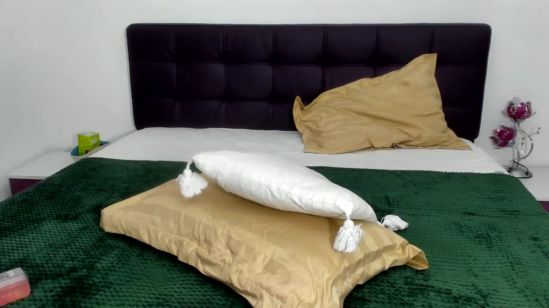 Gallery image thumbnail from CHLOE_CHERRY1's myfreecams stream on, 11/15/2022, 13:39 image 5 of 20