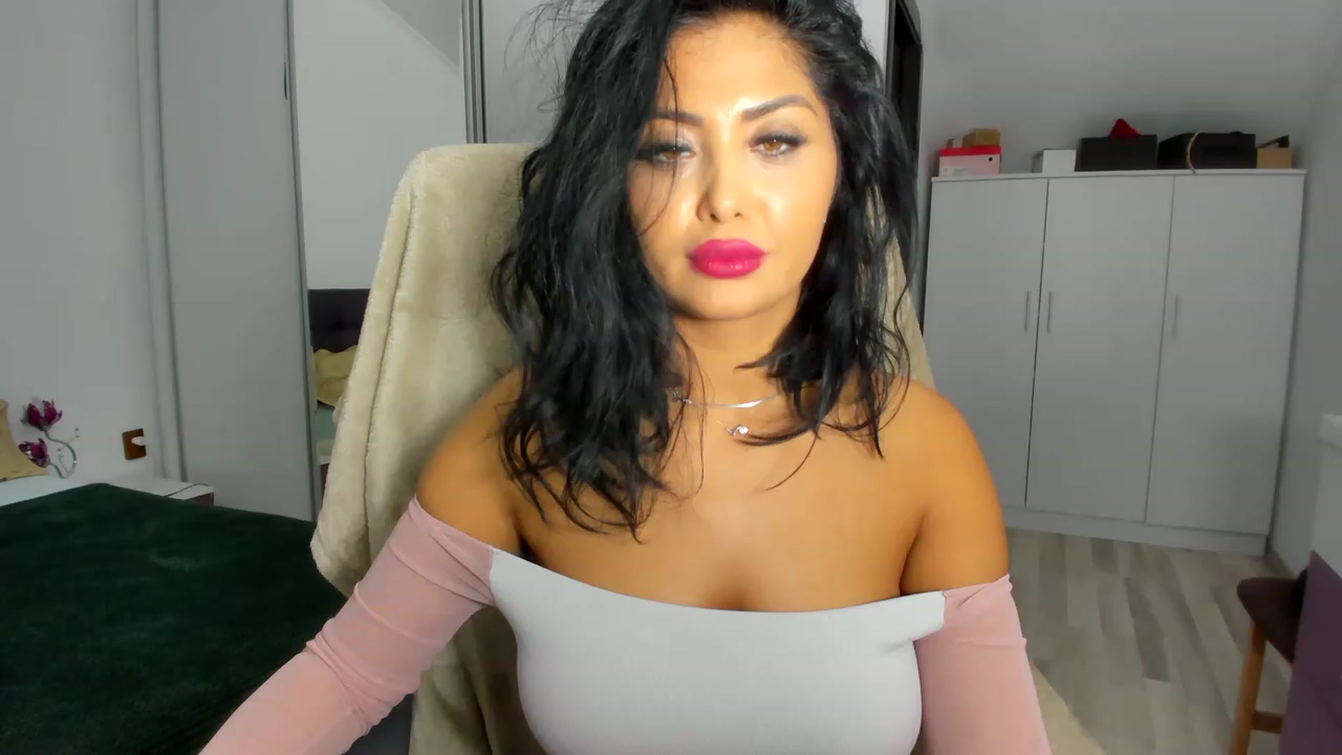 Gallery image thumbnail from CHLOE_CHERRY1's myfreecams stream on, 11/26/2022, 16:12 image 14 of 20