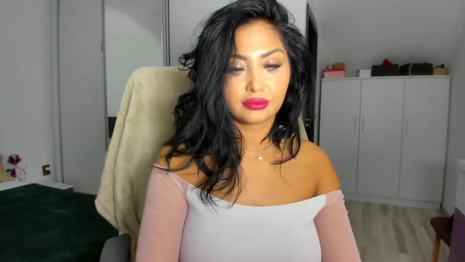 Gallery image thumbnail from CHLOE_CHERRY1's myfreecams stream on, 11/26/2022, 16:12 image 13 of 20