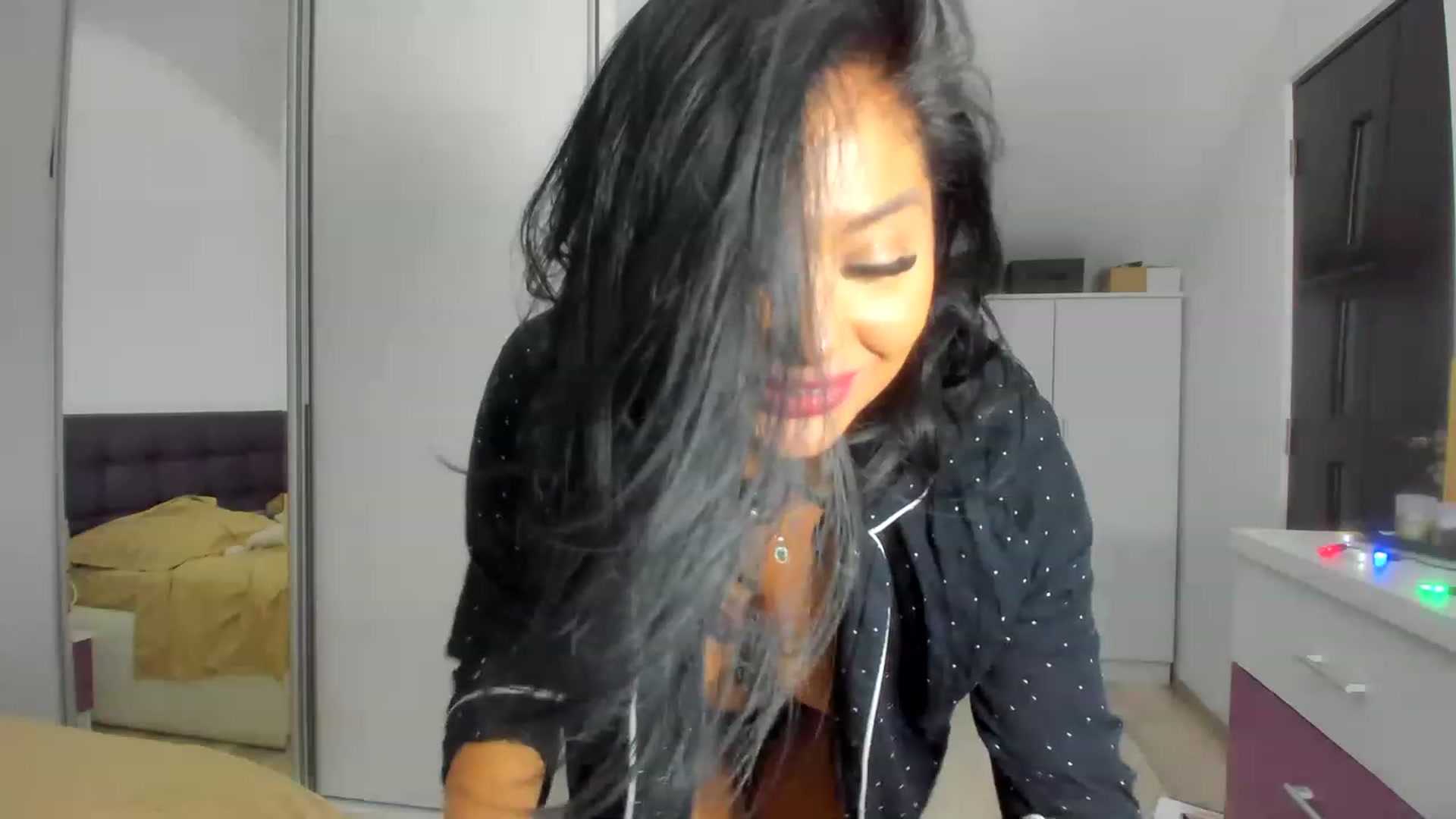Gallery image thumbnail from CHLOE_CHERRY1's myfreecams stream on, 12/19/2022, 23:18 image 13 of 20