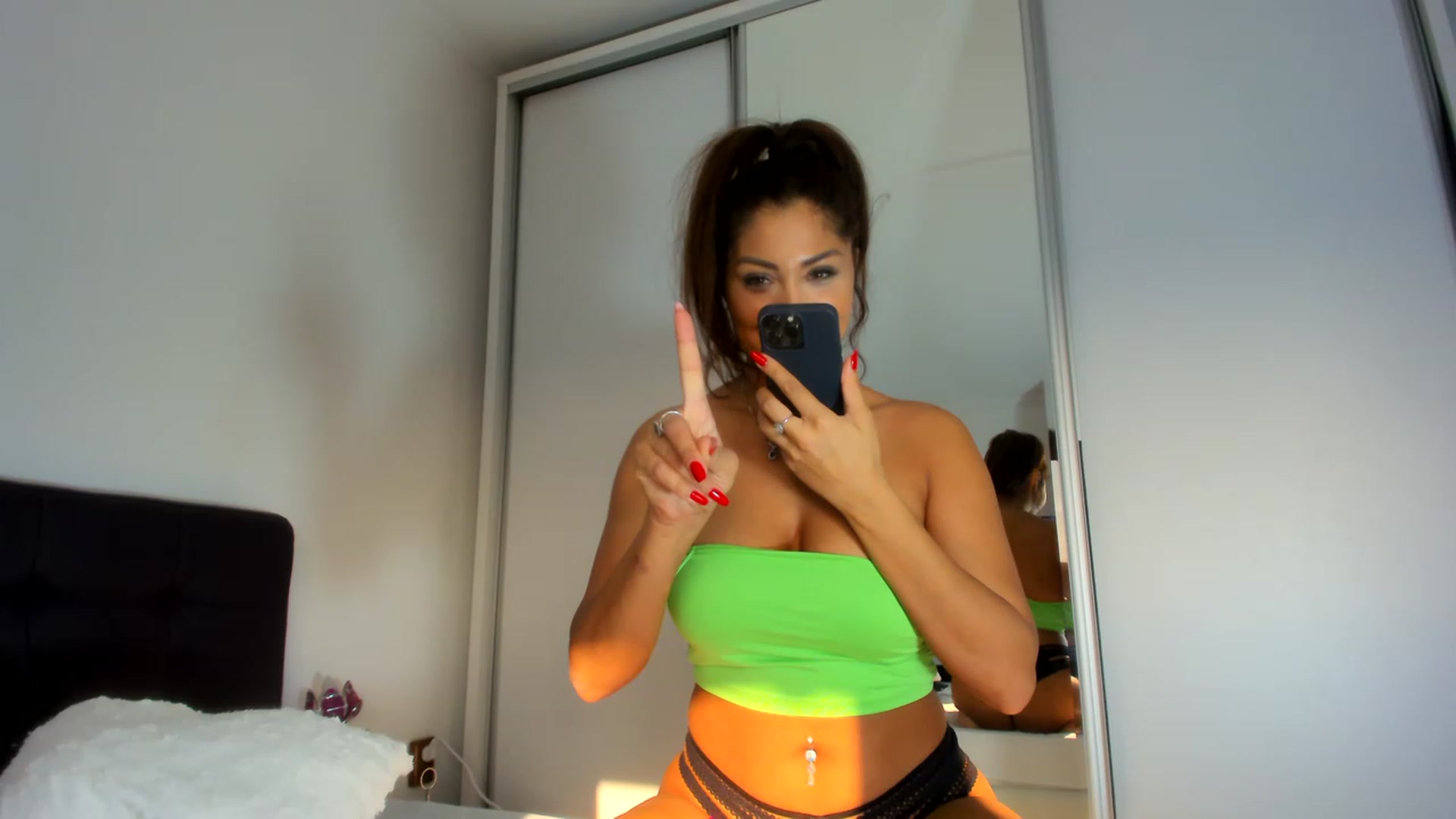 Gallery image thumbnail from CHLOE_CHERRY1's myfreecams stream on, 01/30/2023, 14:33 image 3 of 20