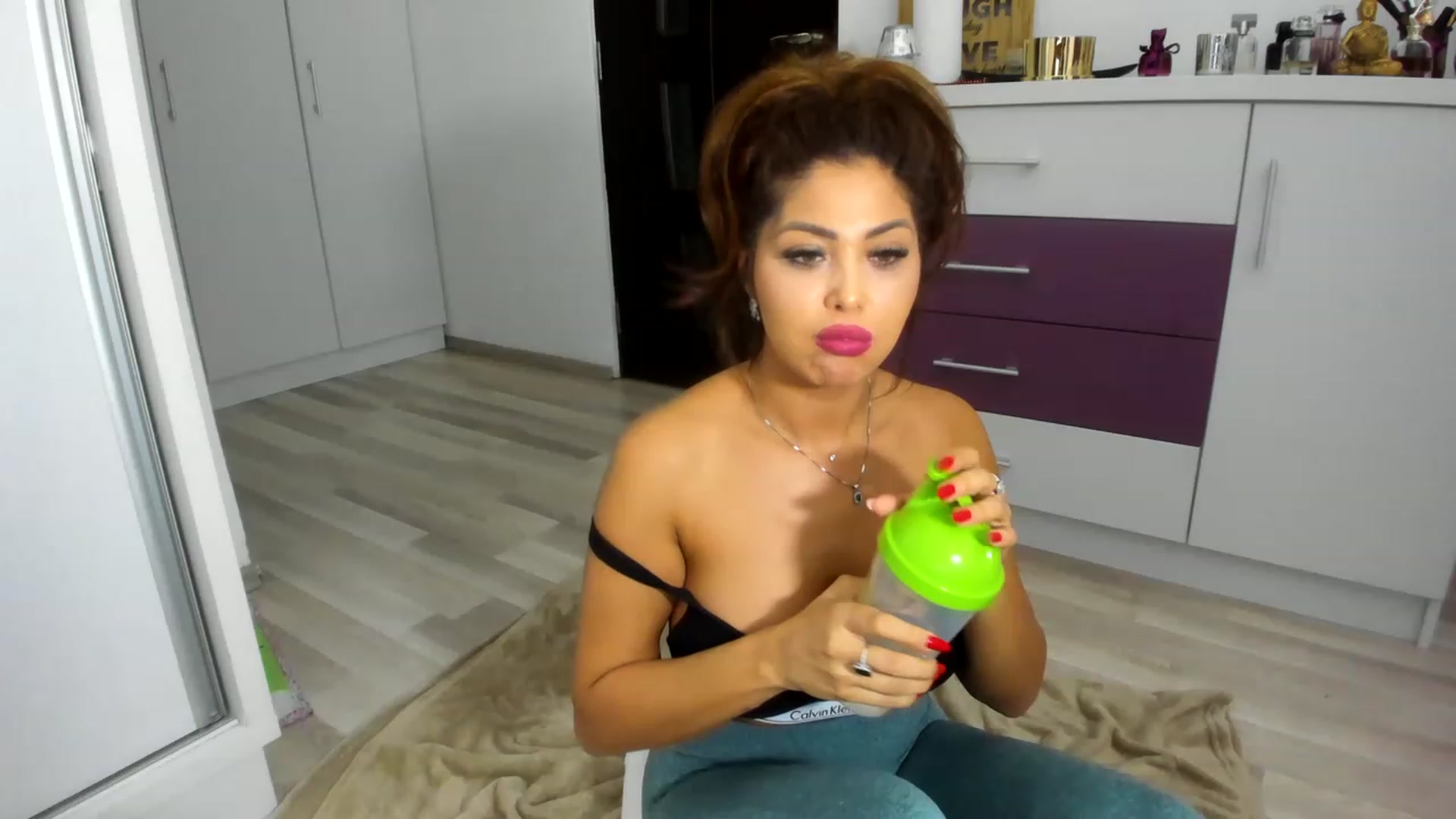 Gallery image thumbnail from CHLOE_CHERRY1's myfreecams stream on, 02/07/2023, 17:38 image 4 of 20