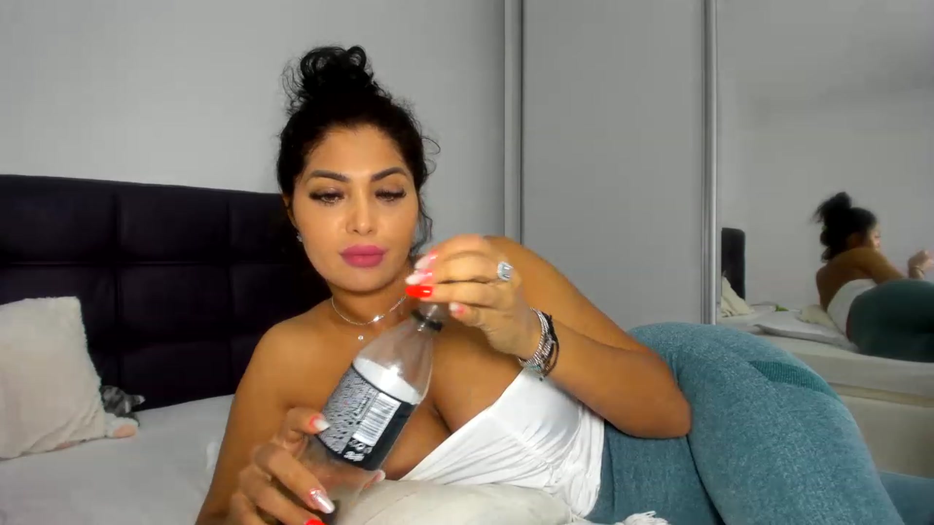 Gallery image thumbnail from CHLOE_CHERRY1's myfreecams stream on, 05/06/2023, 17:36 image 8 of 20