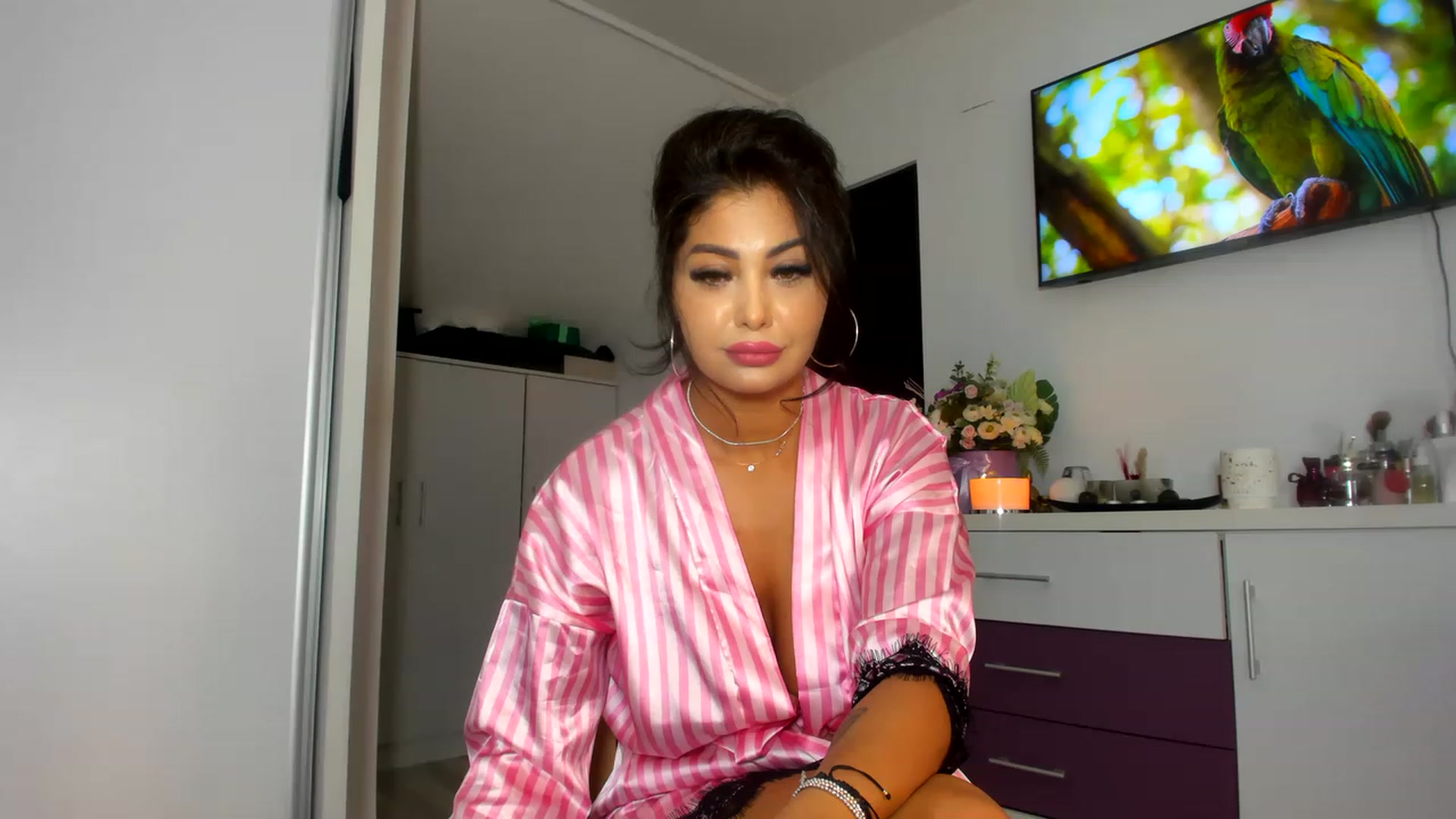 Gallery image thumbnail from CHLOE_CHERRY1's myfreecams stream on, 05/10/2023, 14:55 image 3 of 20