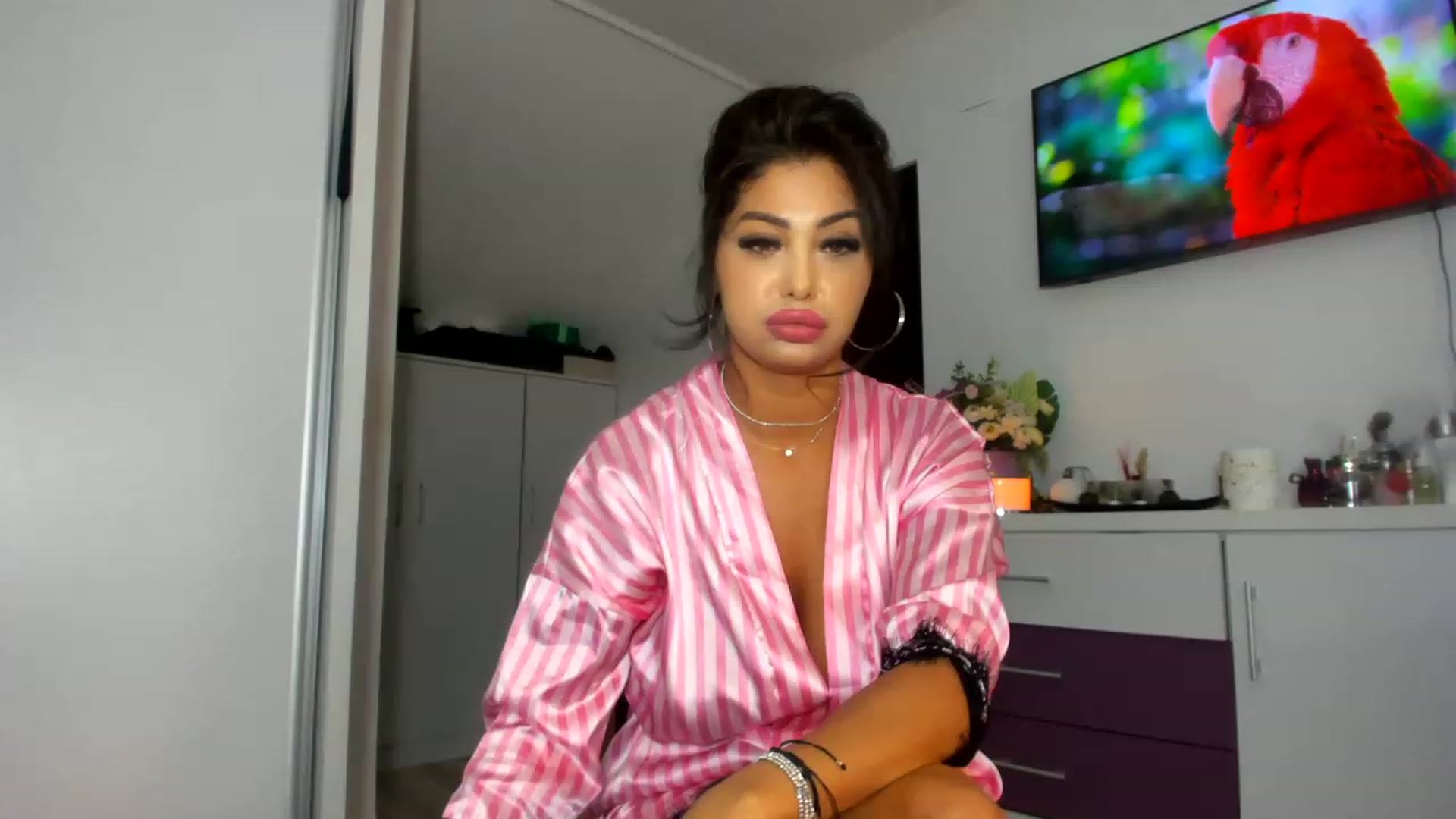 Gallery image thumbnail from CHLOE_CHERRY1's myfreecams stream on, 05/10/2023, 14:55 image 2 of 20