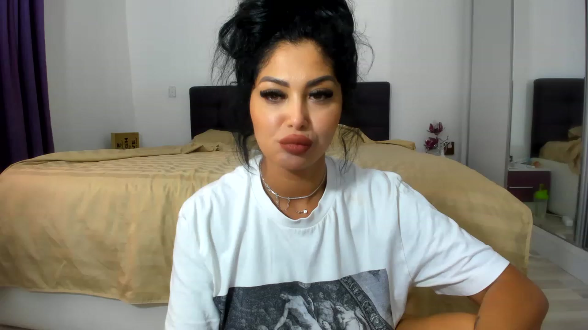Gallery image thumbnail from CHLOE_CHERRY1's myfreecams stream on, 06/04/2023, 13:27 image 11 of 20
